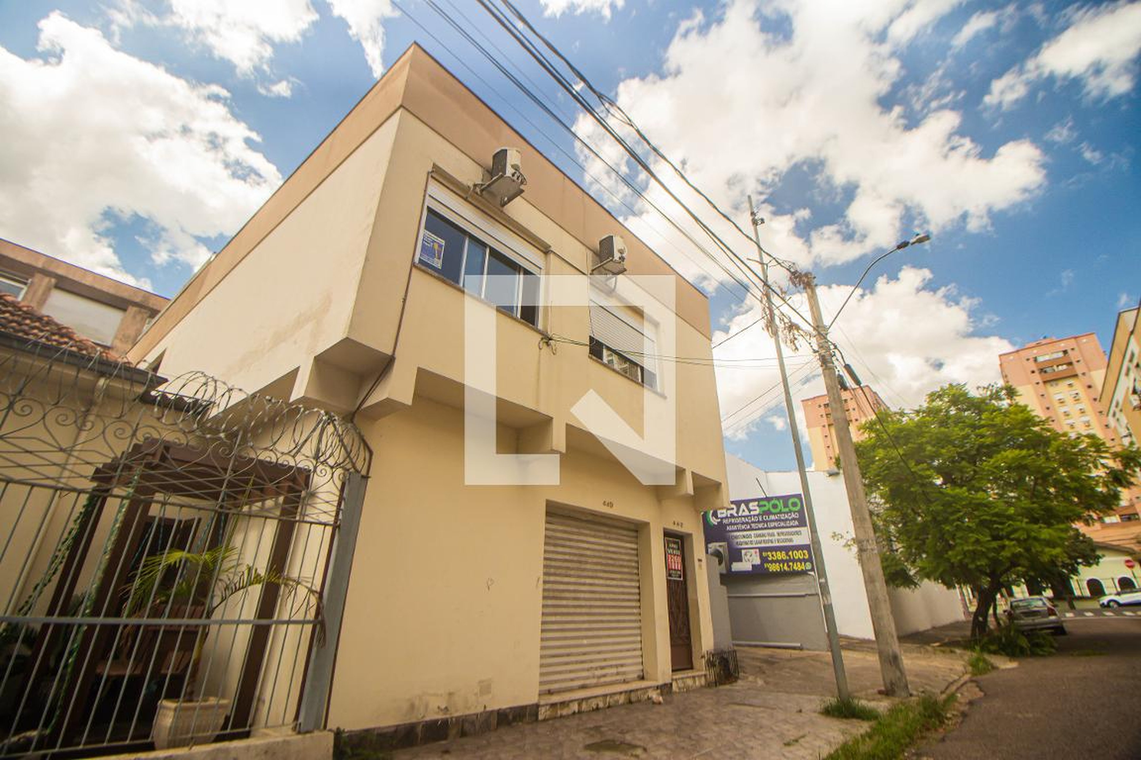 Fachada Condomínio em Travessa Américo Silveira, 442