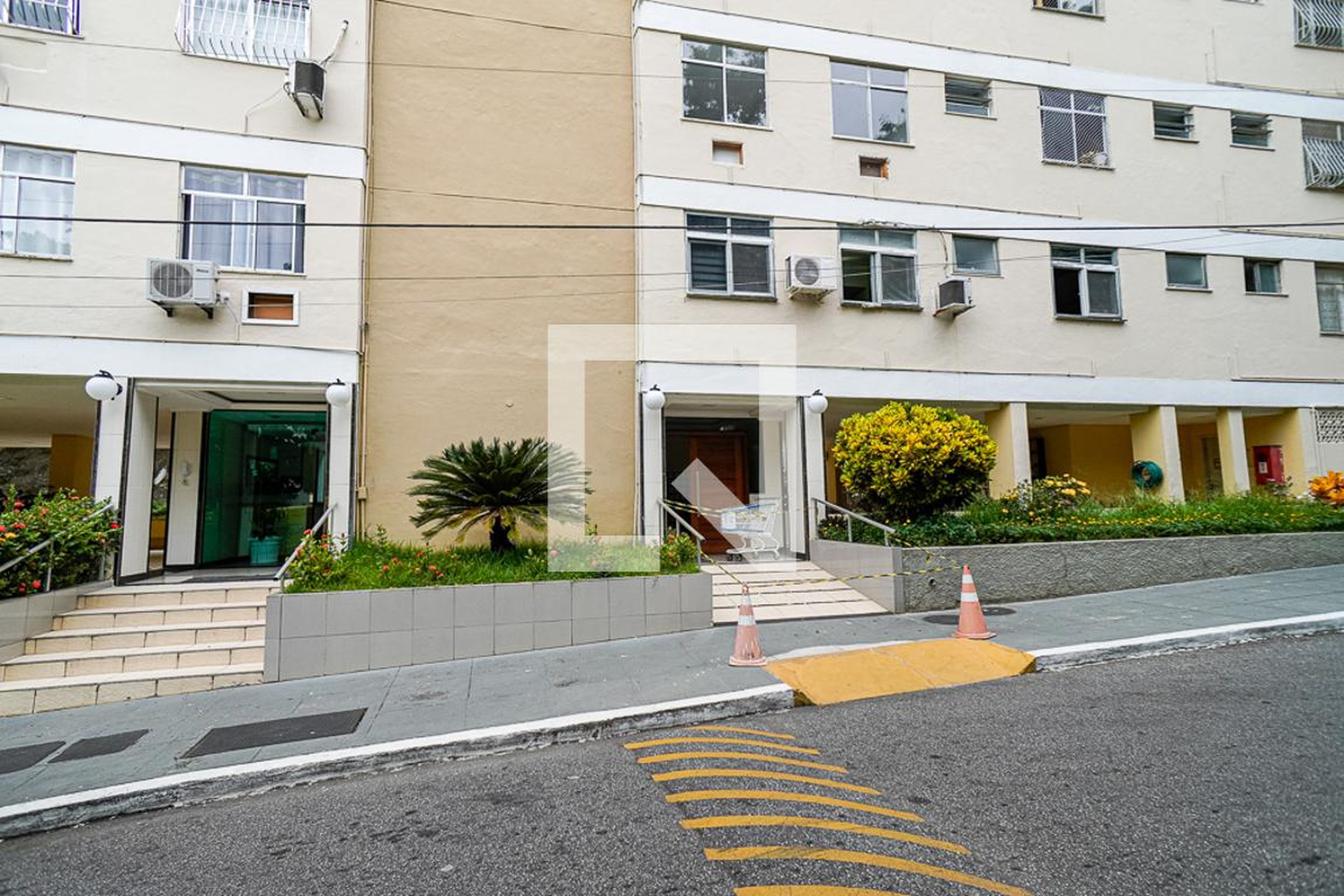 Entrada - Vivendas de Santa Rosa