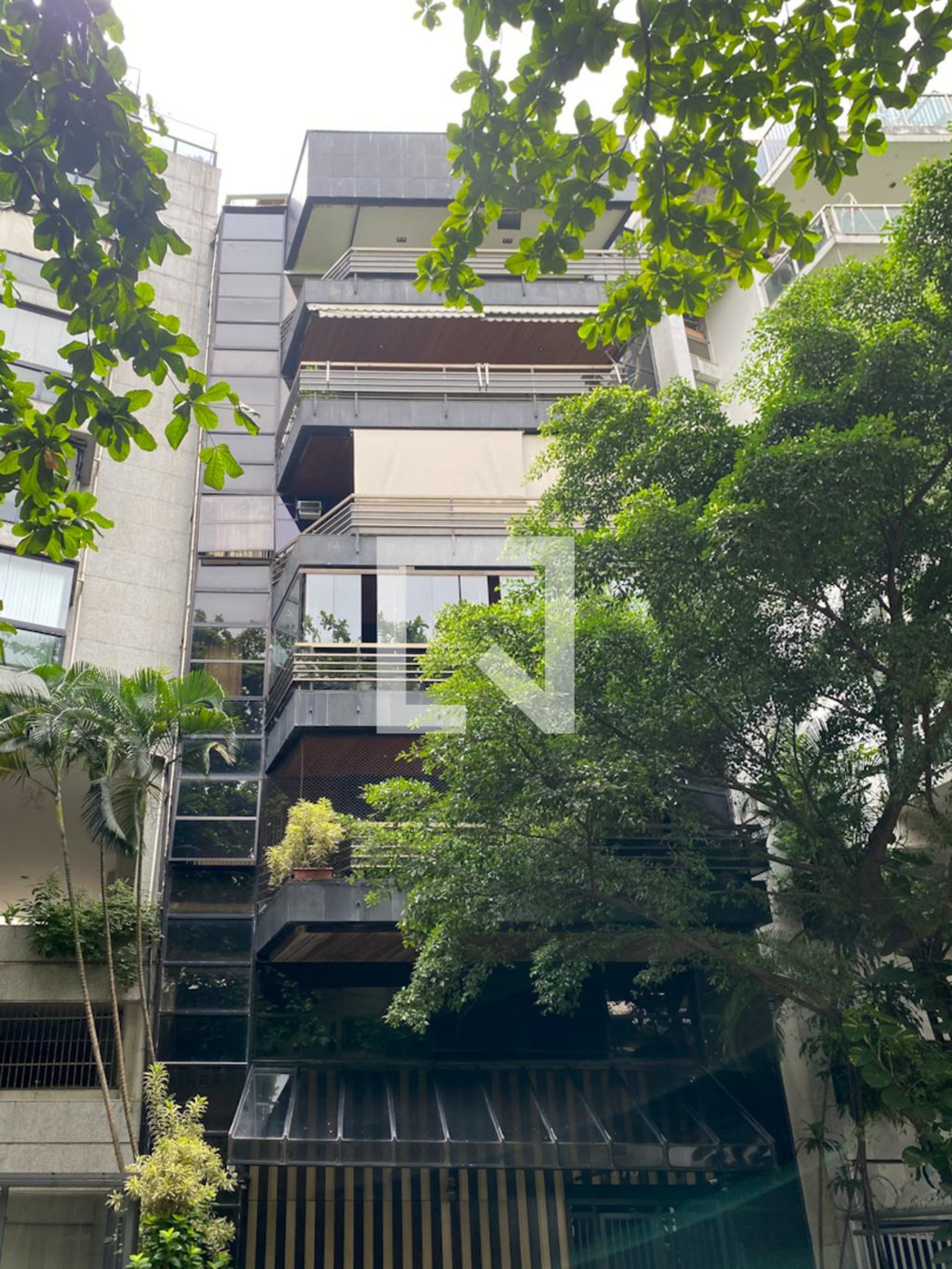 Fachada Condomínio em Rua Vinícius de Moraes, 276