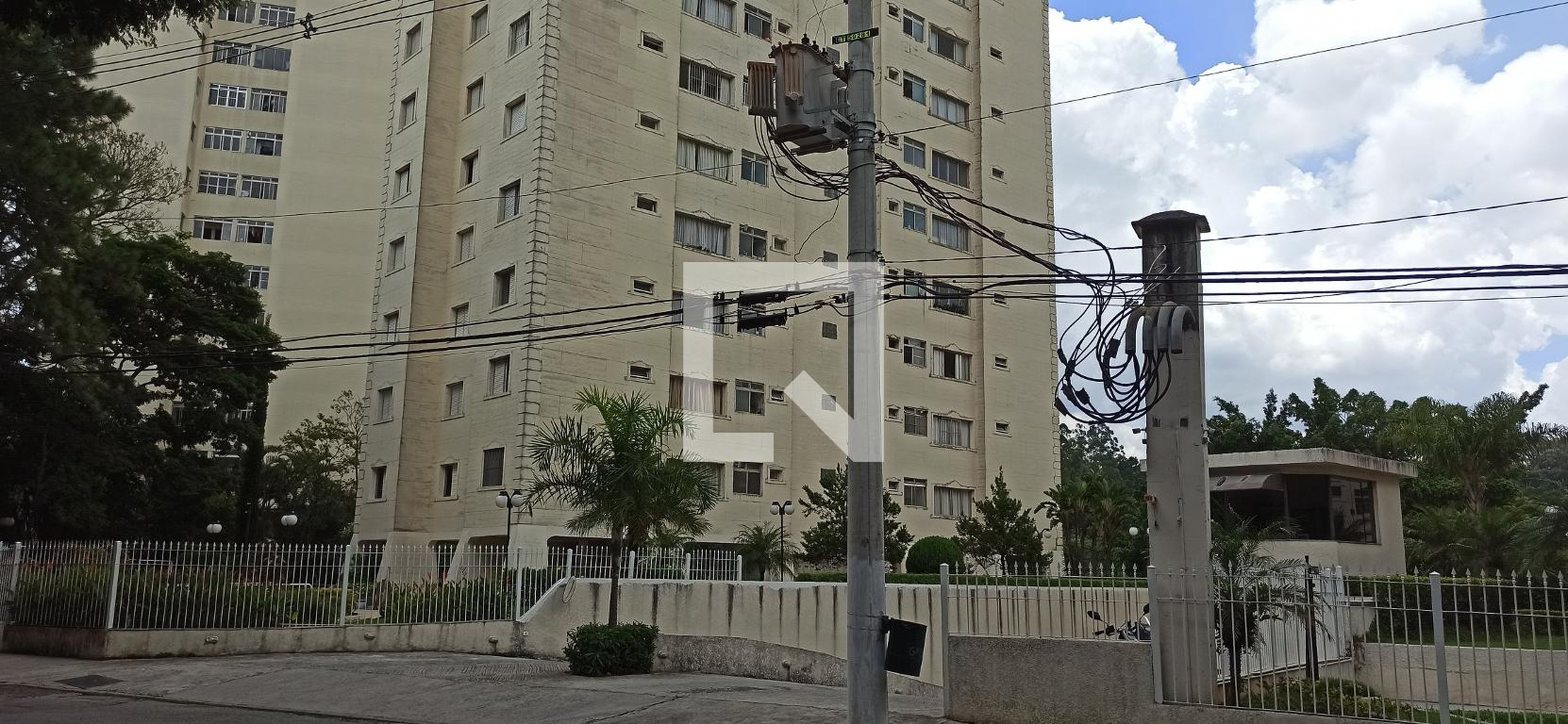 Fachada do Prédio Condomínio em Rua Camarajé, 35