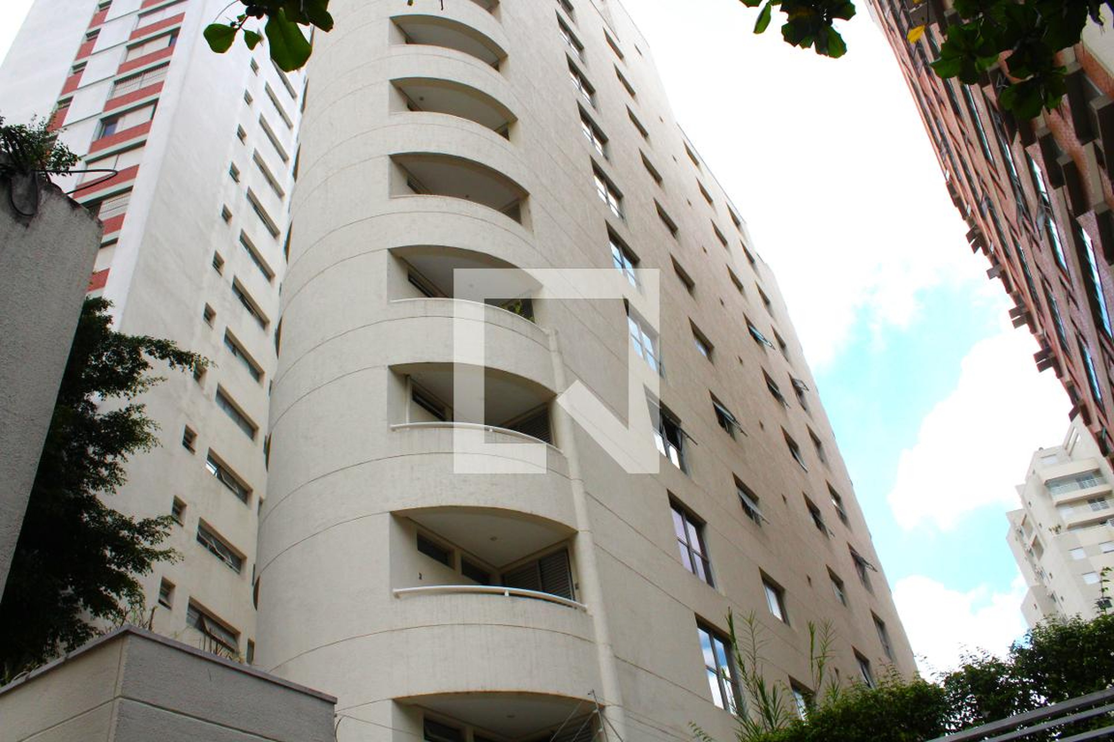 Fachada do Prédio Condomínio West Side Park