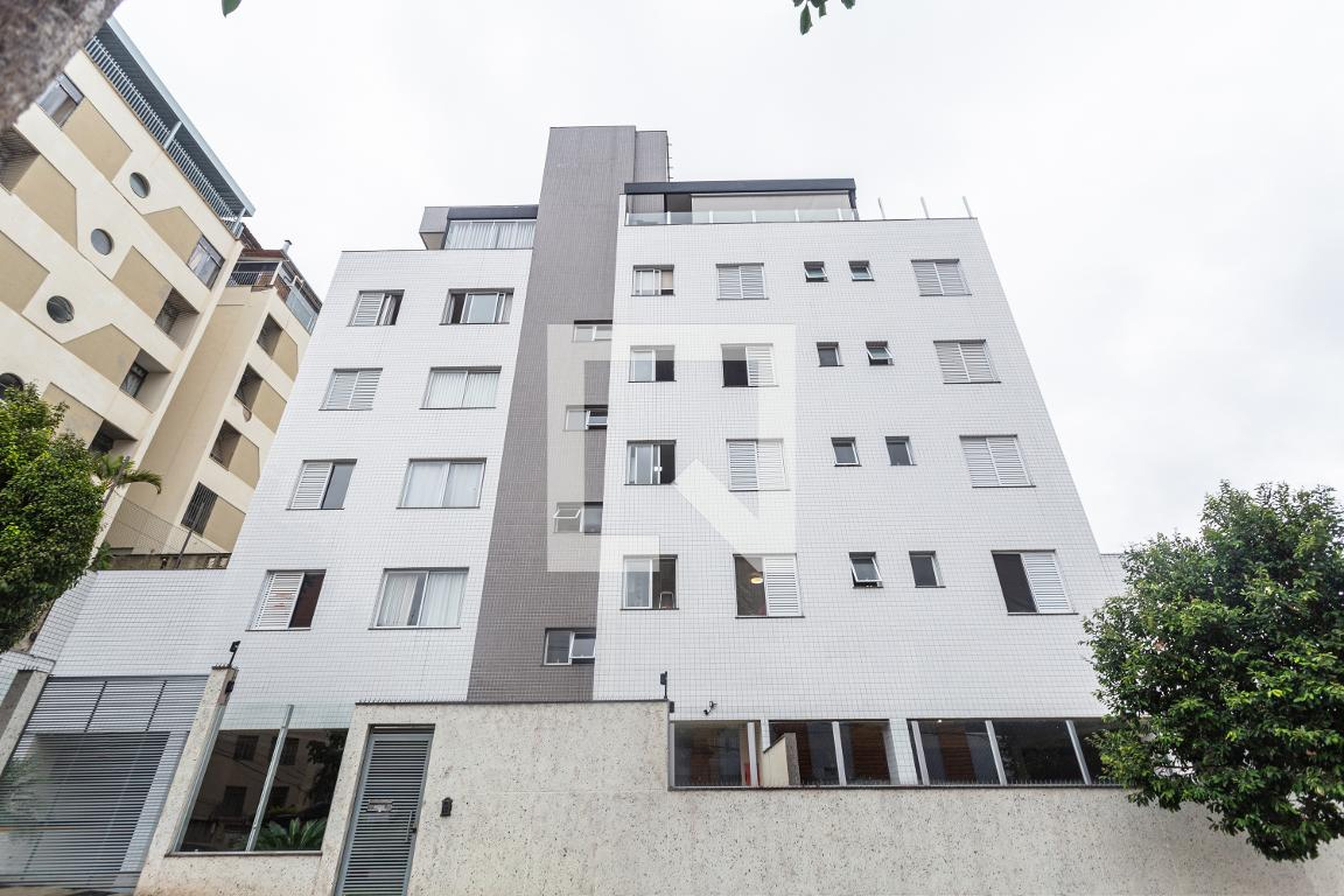 Fachada Condomínio em Rua Cândido Nogueira, 35