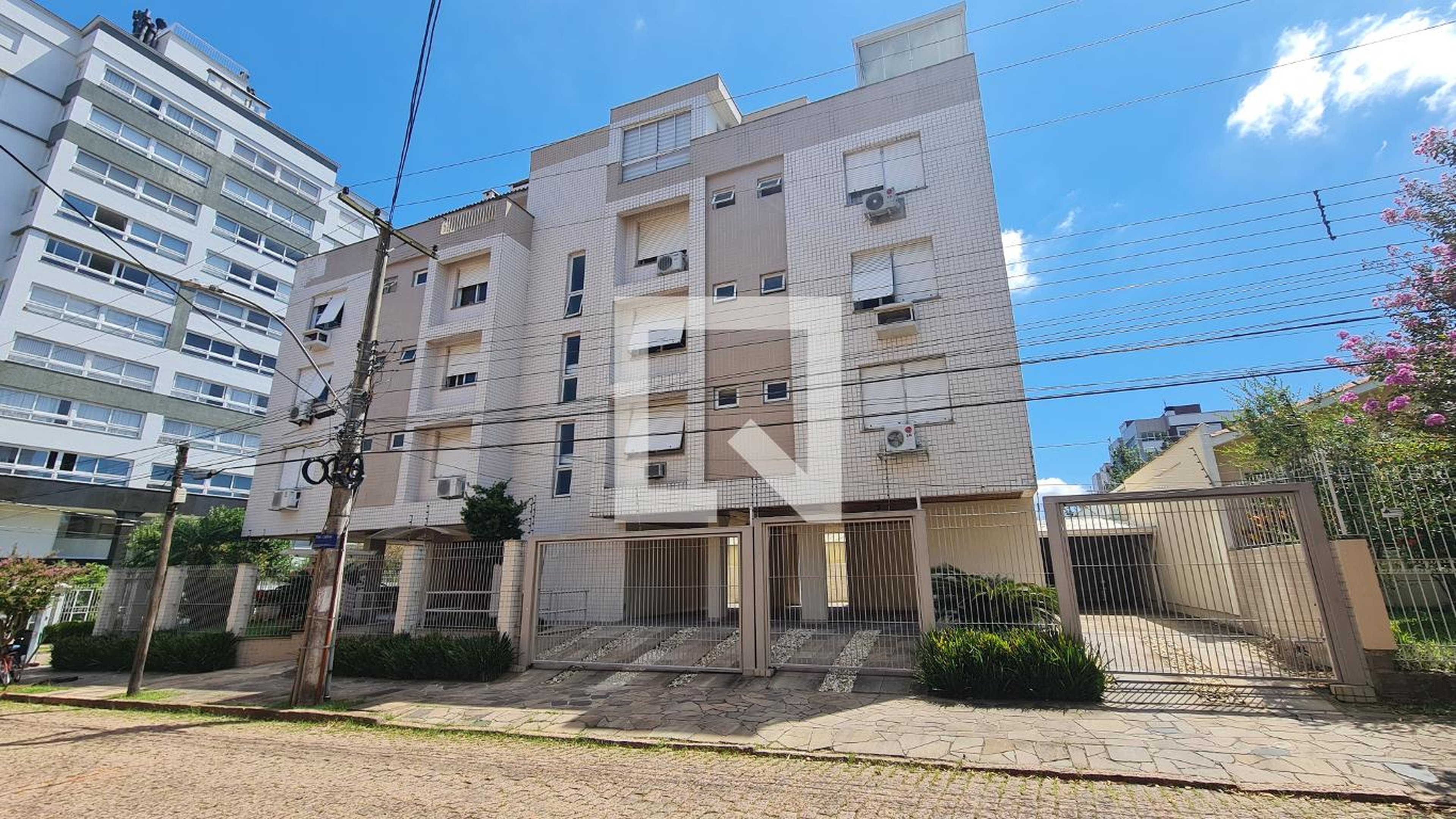 Fachada do Prédio Condomínio em Travessa Colônia, 26