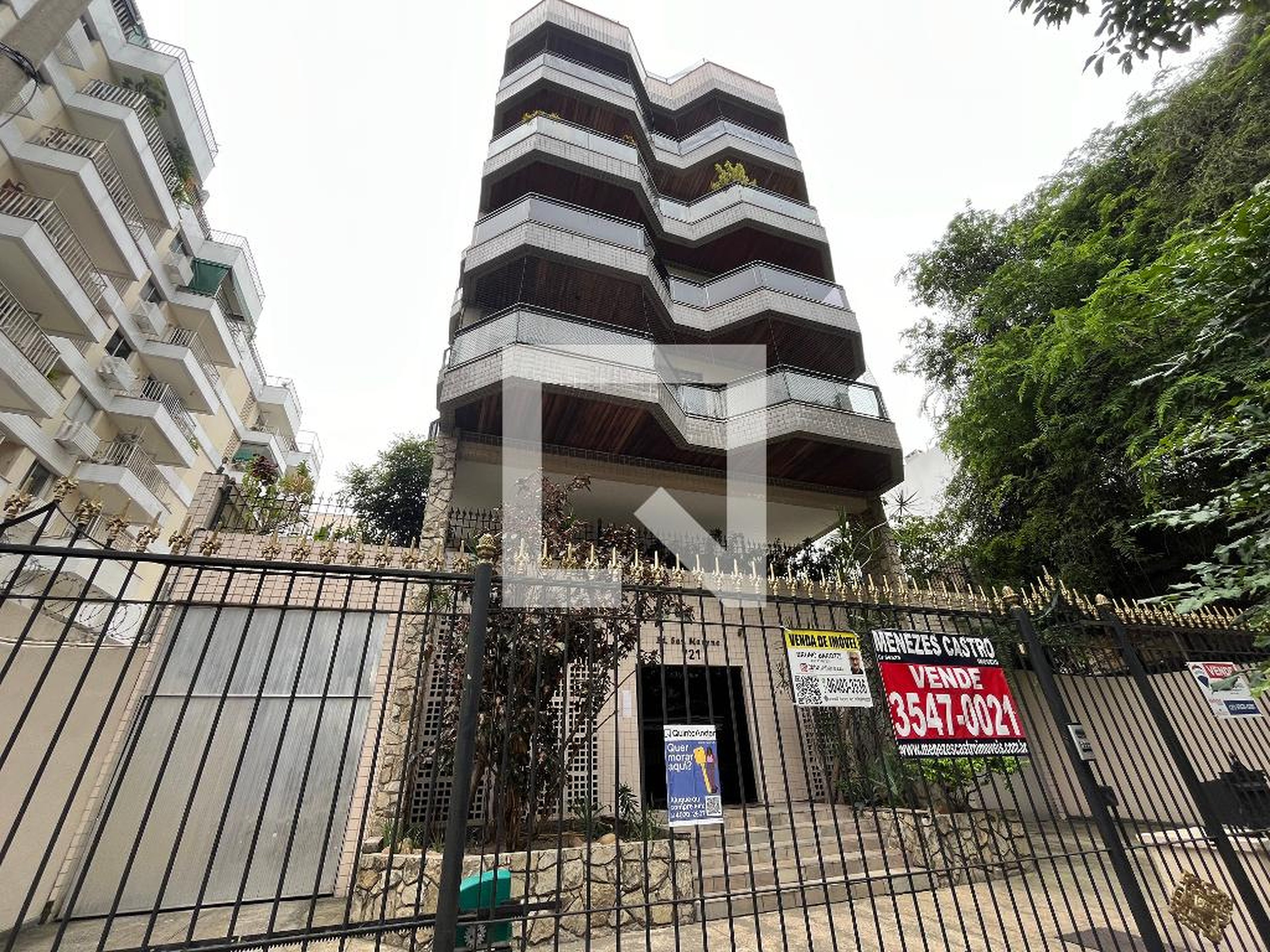 Fachada Condomínio em Rua Ituverava, 721