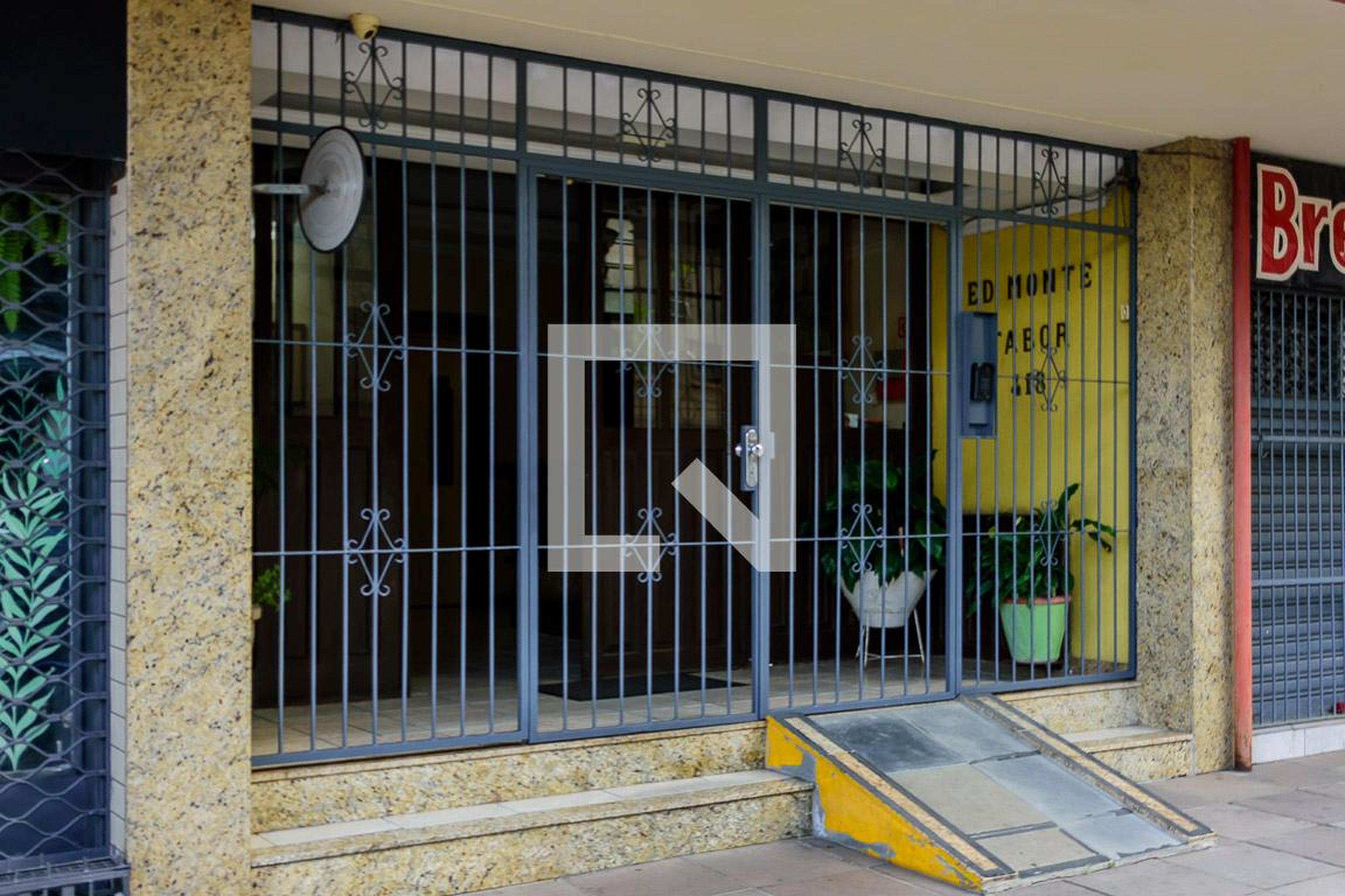 Fachada Condomínio em Rua Olavo Bilac, 604