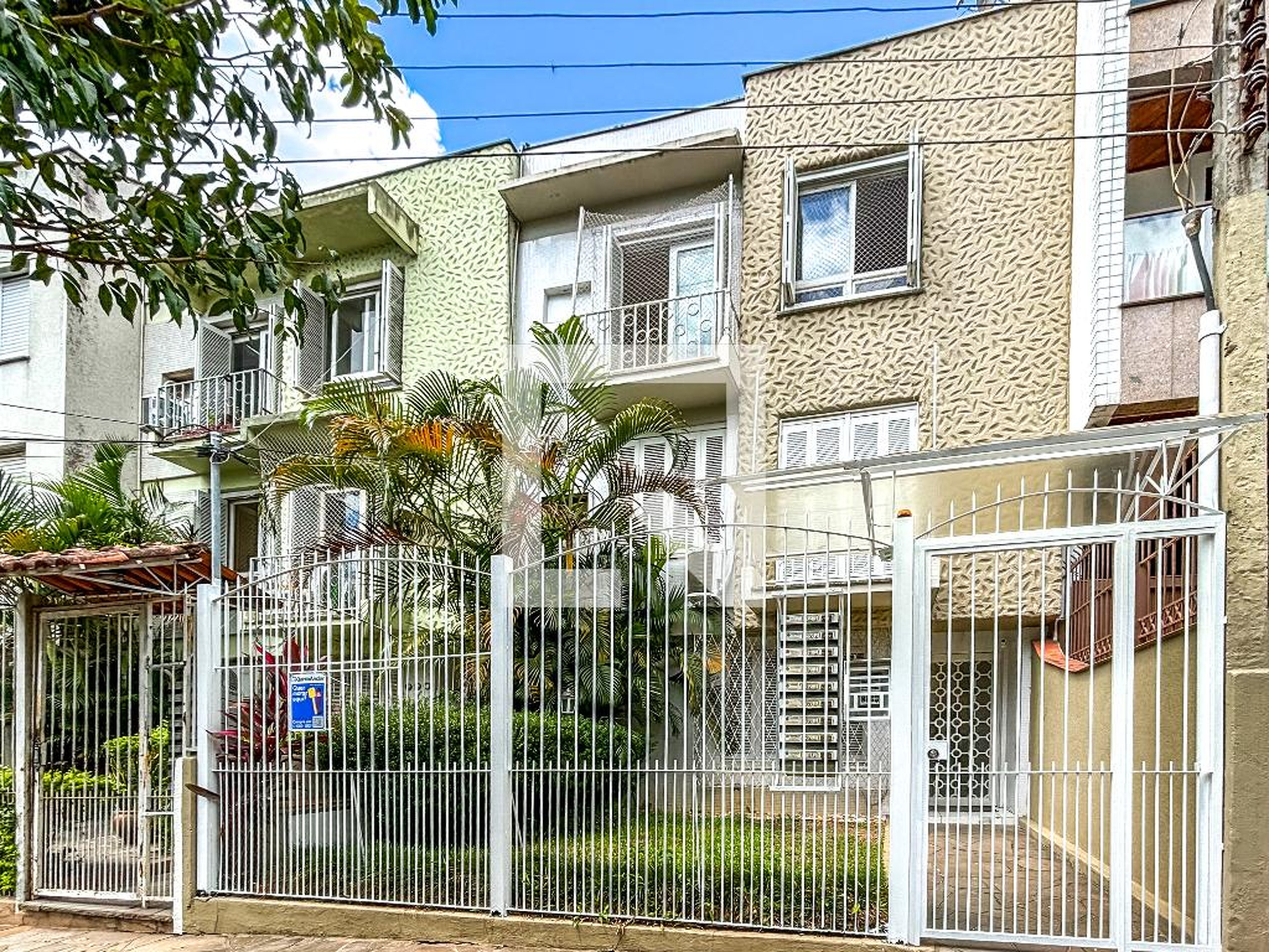 Fachada Condomínio em Rua Felipe Neri, 996