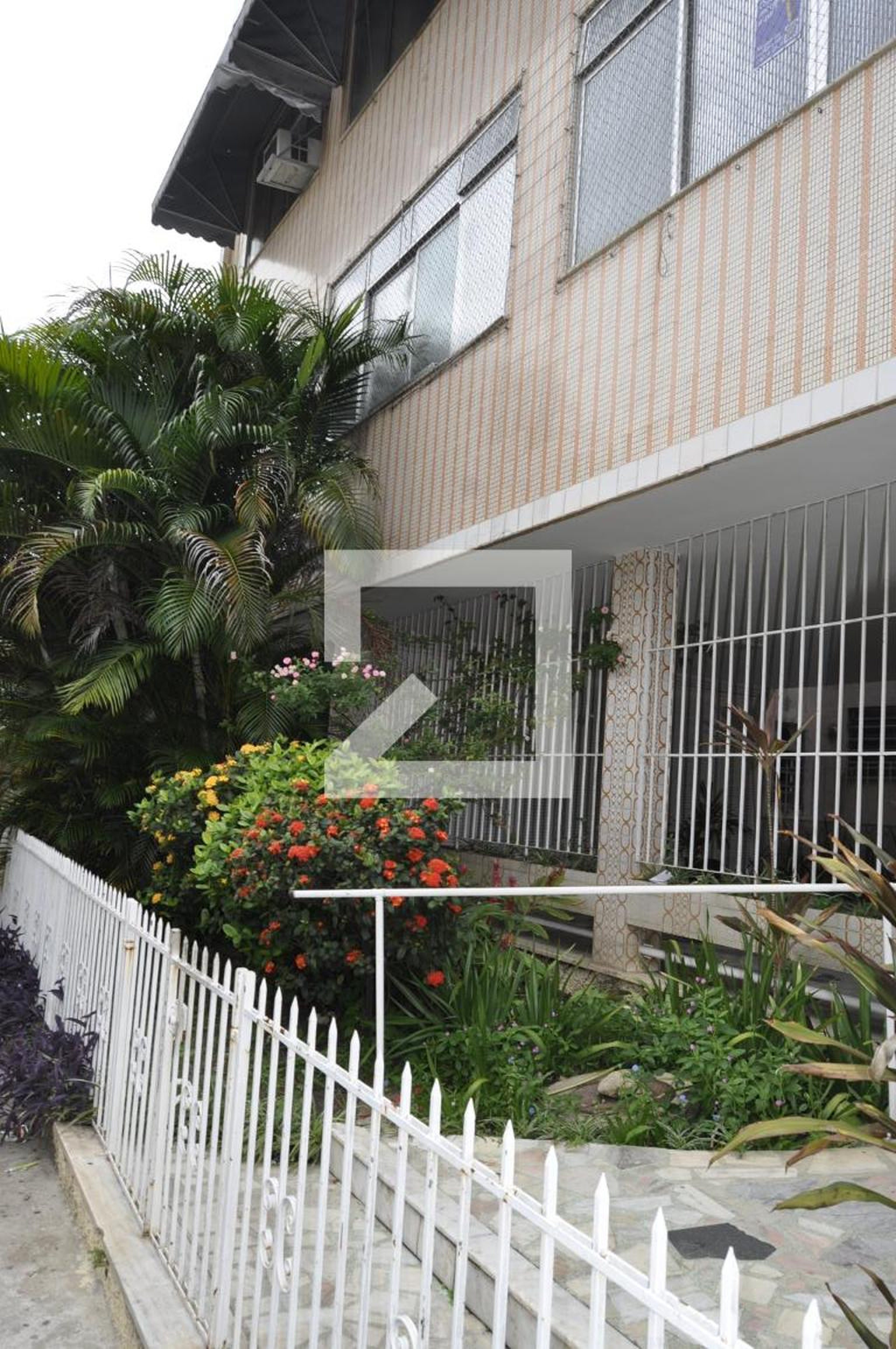 Fachada Condomínio em Rua Pachêco Jordão, 166