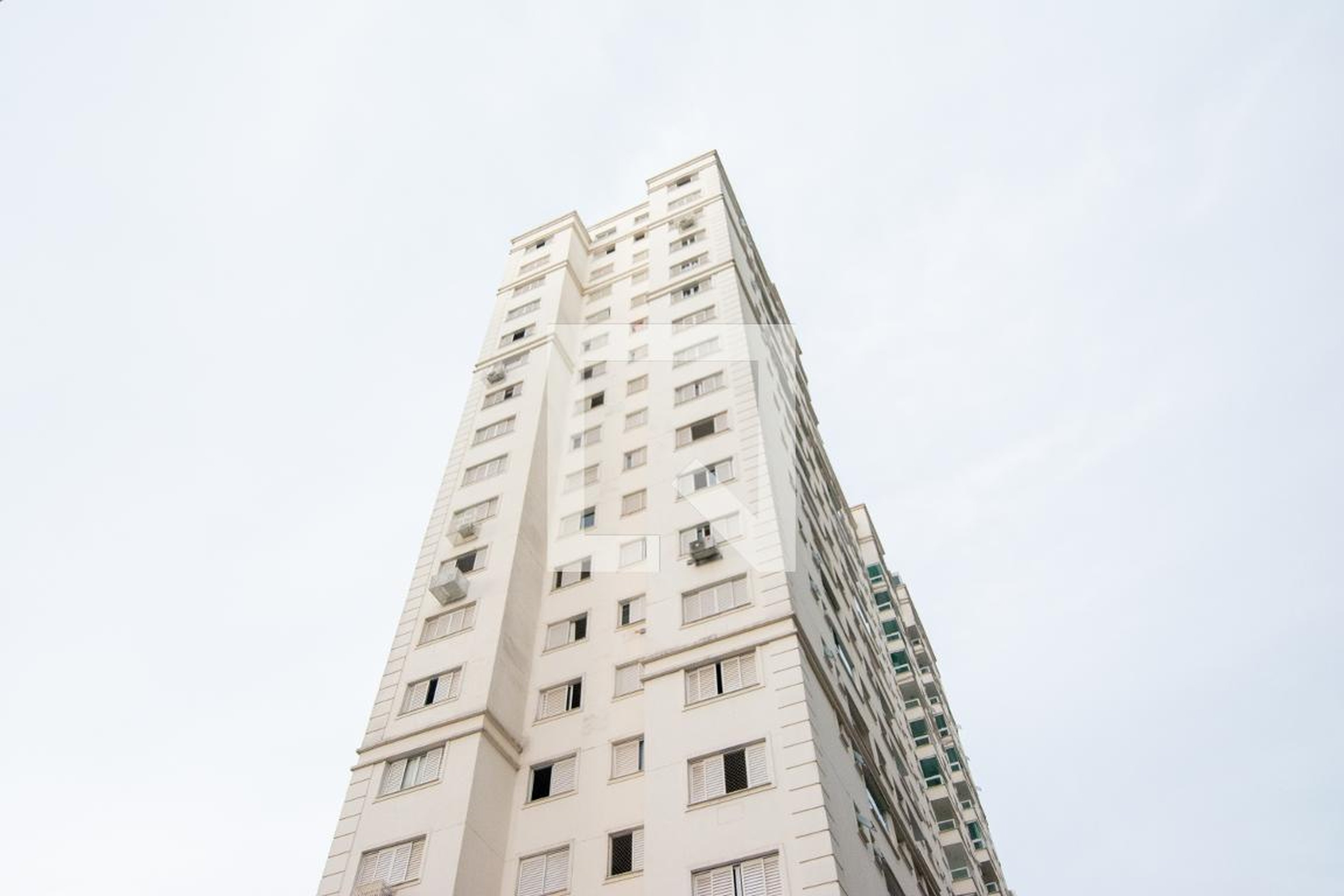 Fachada Condomínio em Rua Eli Seabra Filho, 101