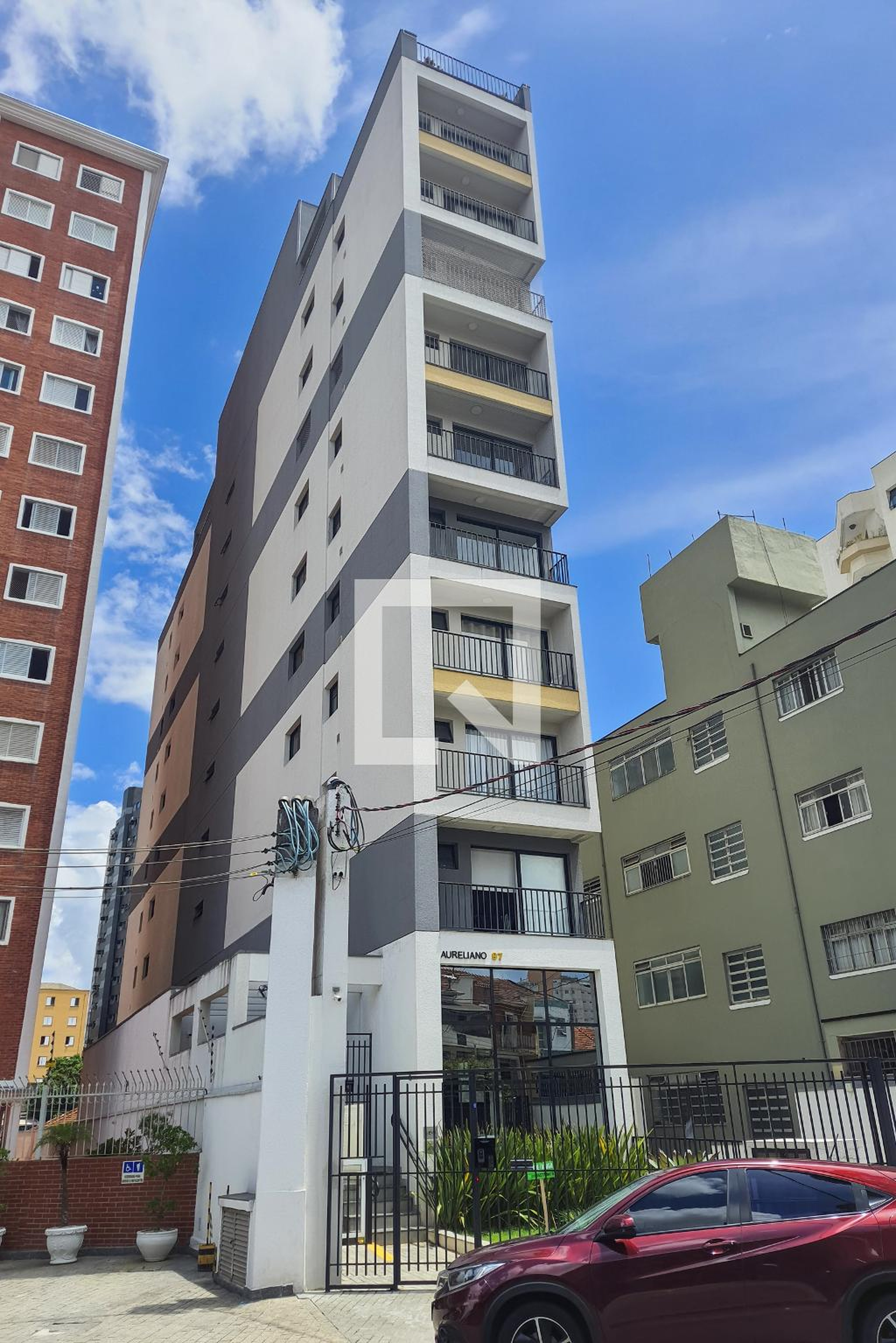 Fachada Condomínio em Rua Aureliano Leal, 99