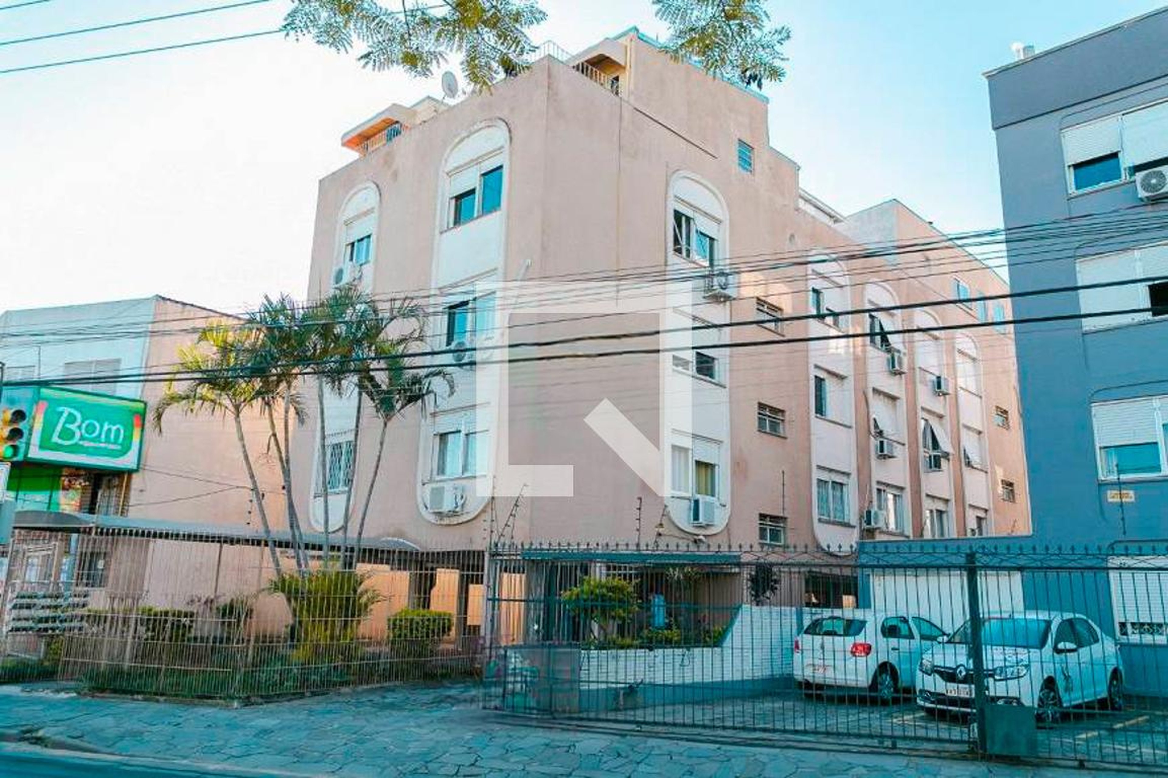 Fachada Condomínio em Rua Doutor Campos Velho, 846