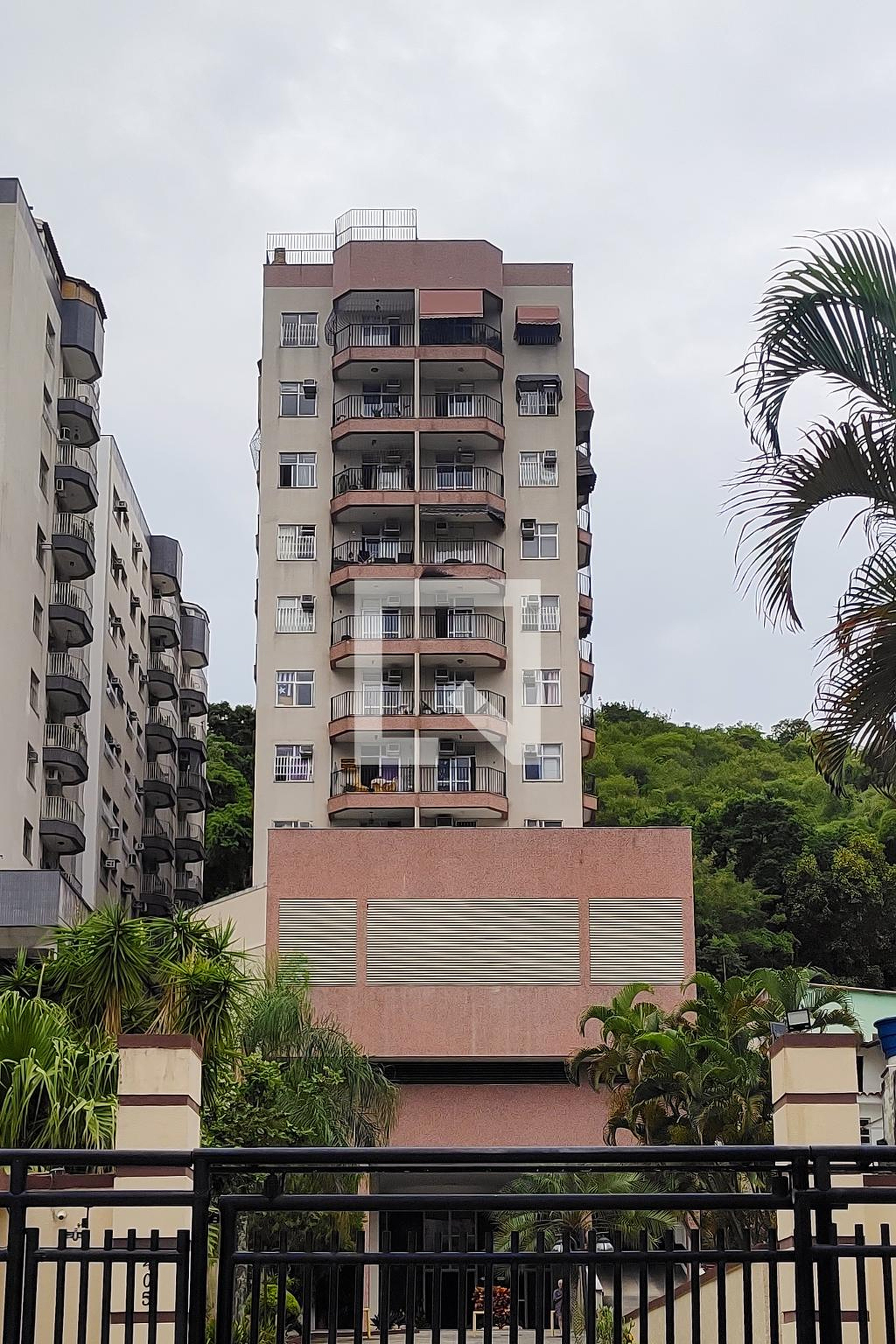 Fachada do Prédio Condomínio Tour de Nice