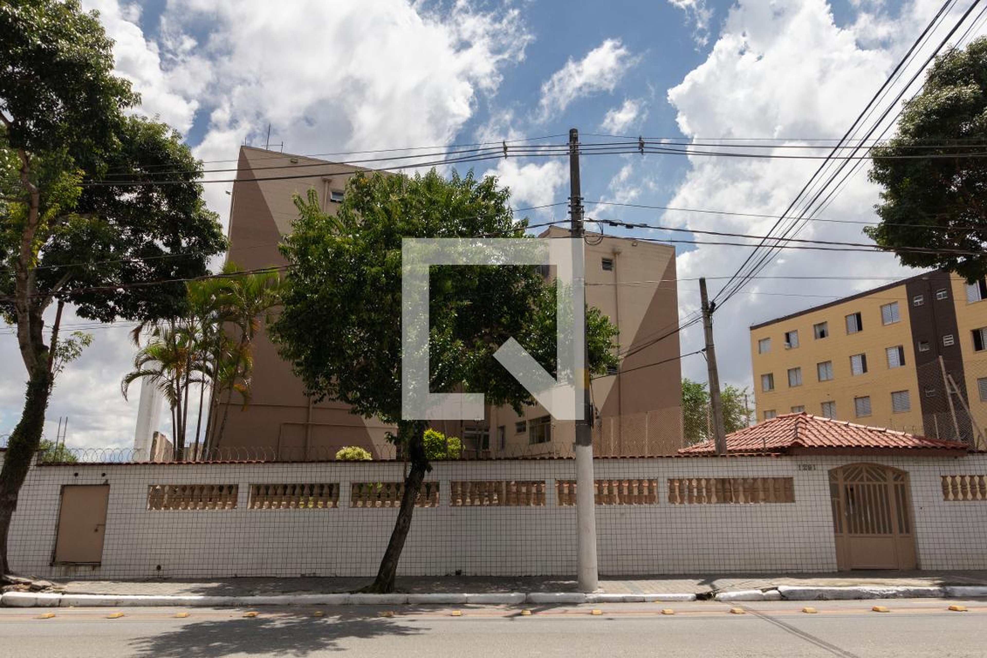 Fachada Condomínio em Avenida Waldemar Tietz, 1291