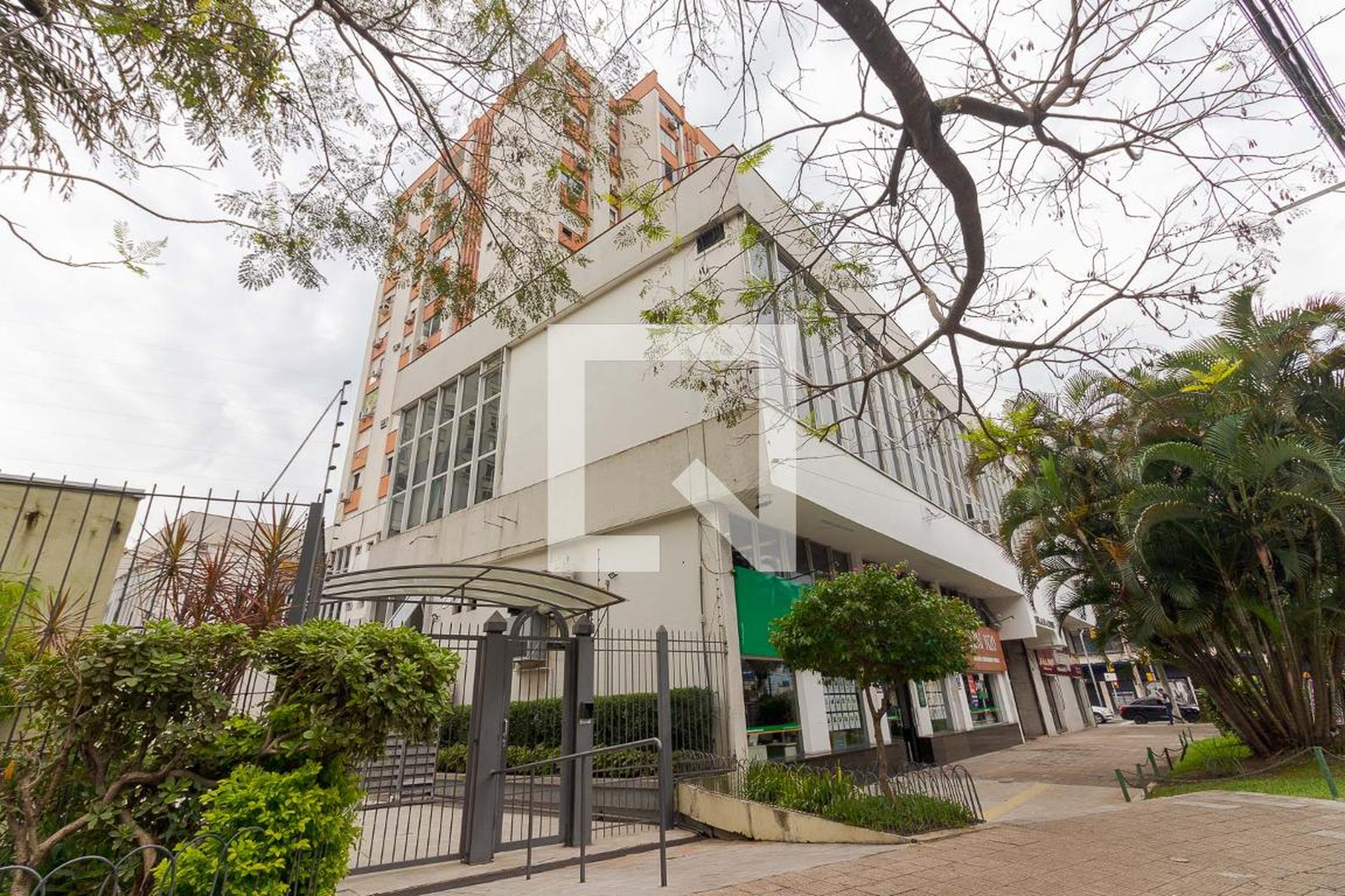 Fachada Condomínio em Avenida São Pedro, 35