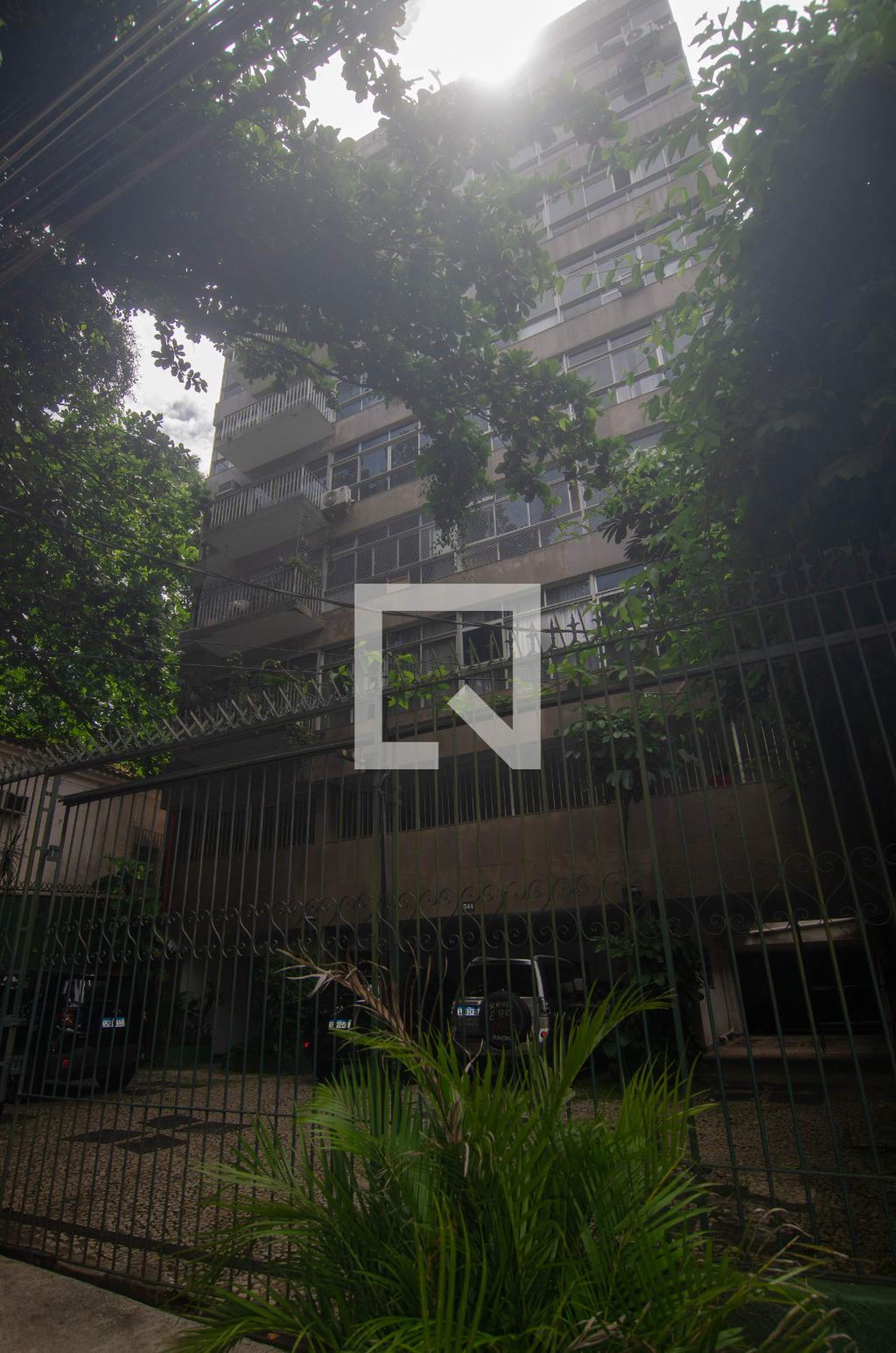 Fachada Condomínio em Rua Marquês de São Vicente, 344