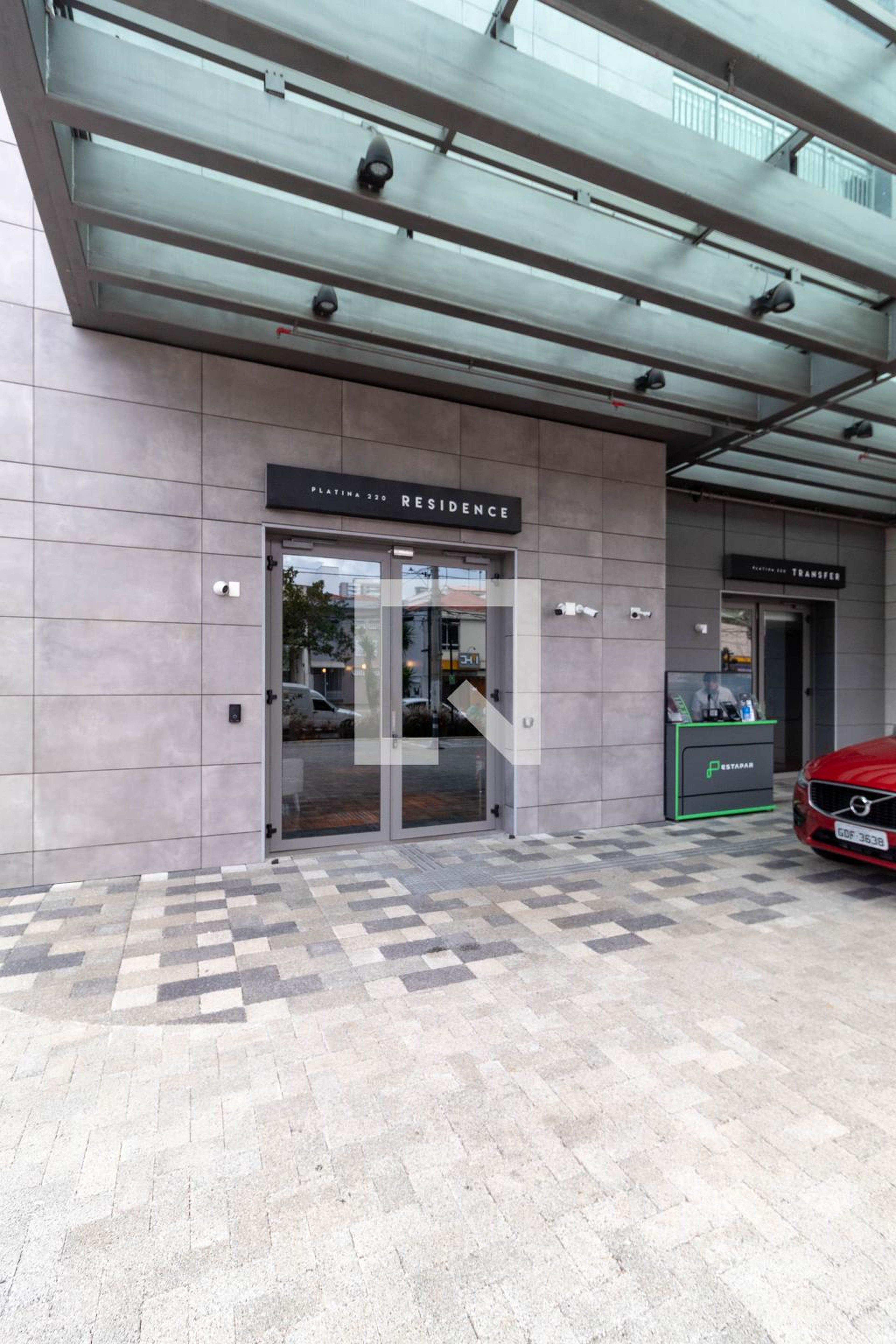 Fachada Condomínio em Rua Platina, 220