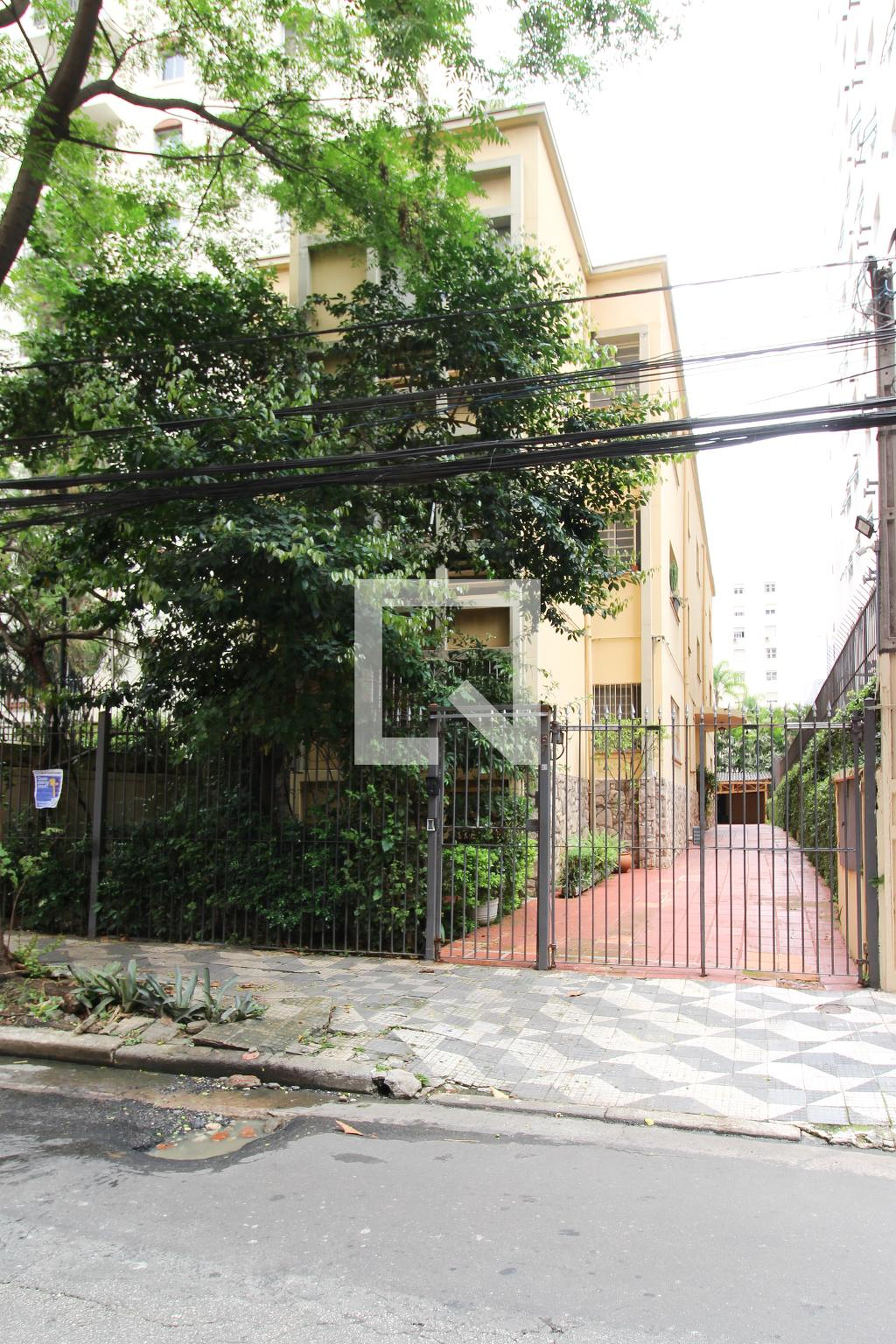 Fachada Condomínio em Rua Campos Bicudo, 67