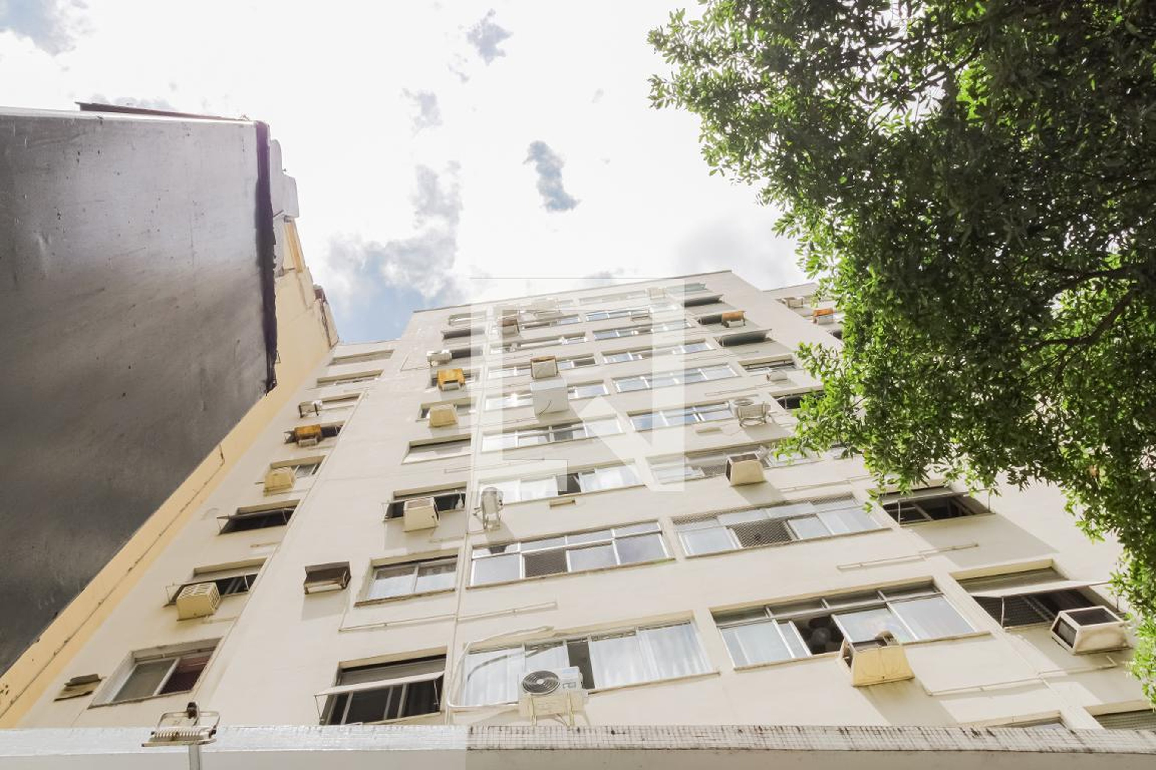 Fachada do Prédio Condomínio Miraí