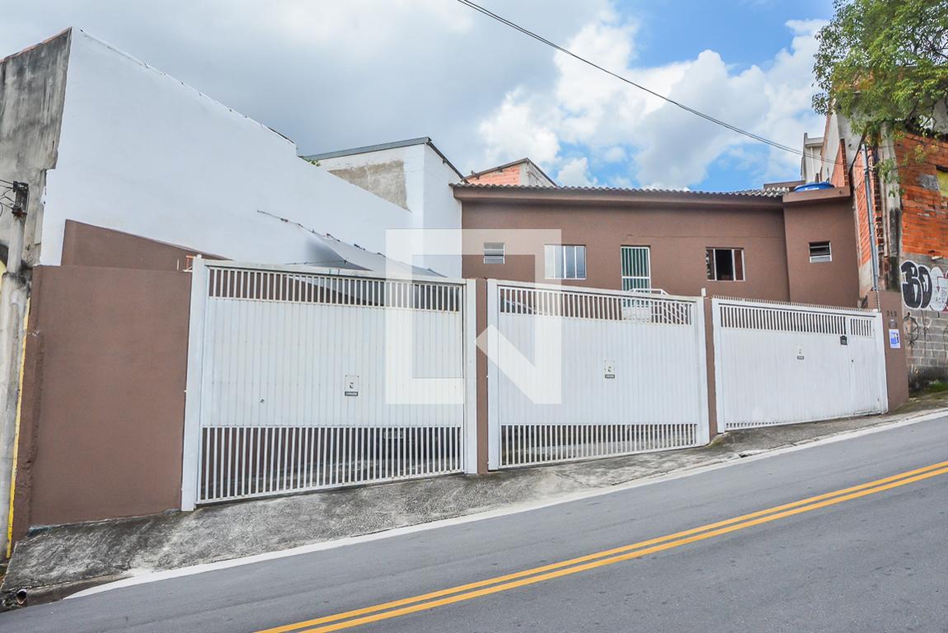 Fachada Condomínio em Rua do Cruzeiro, 212
