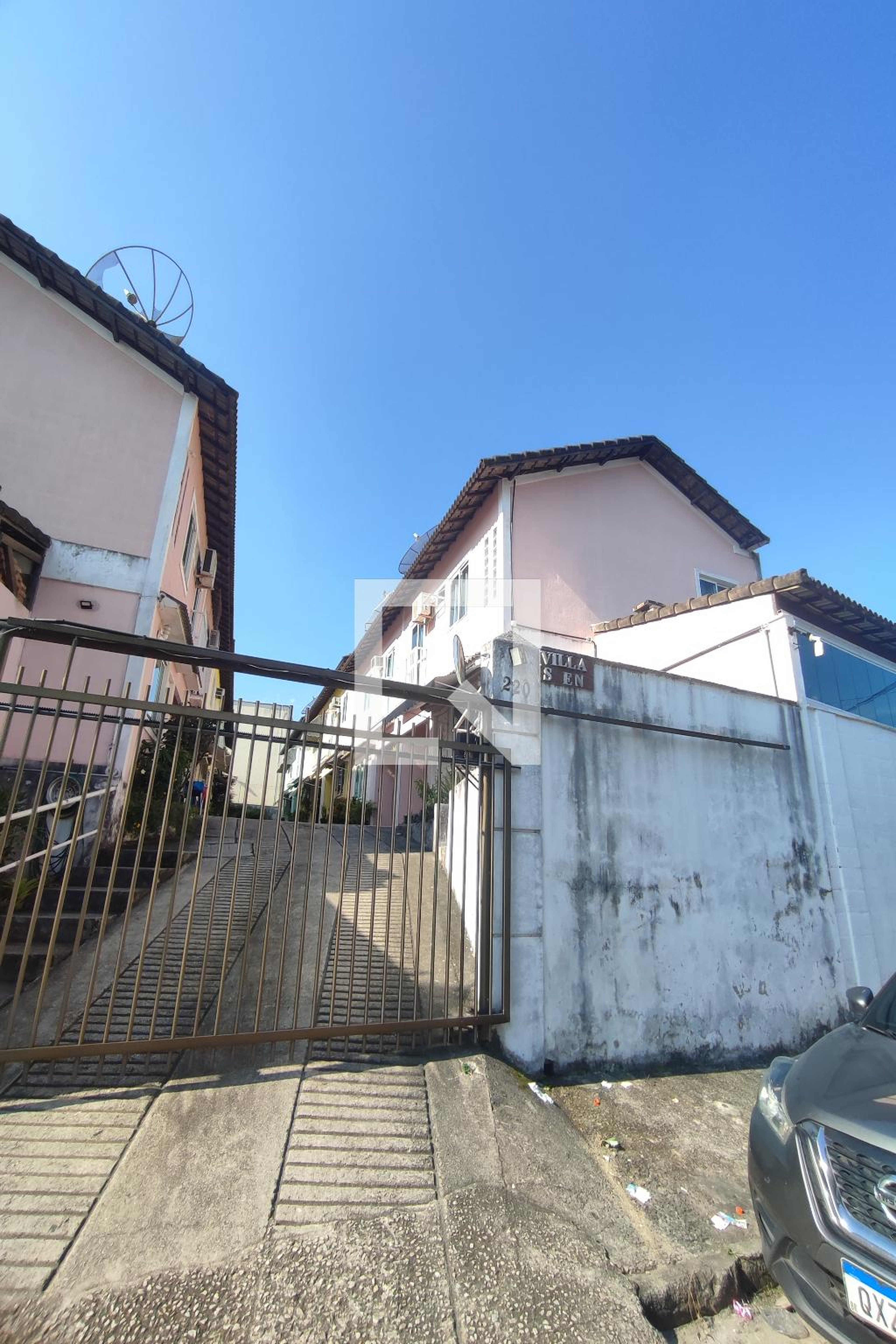 Fachada Condomínio em Rua Artur Orlando, 230