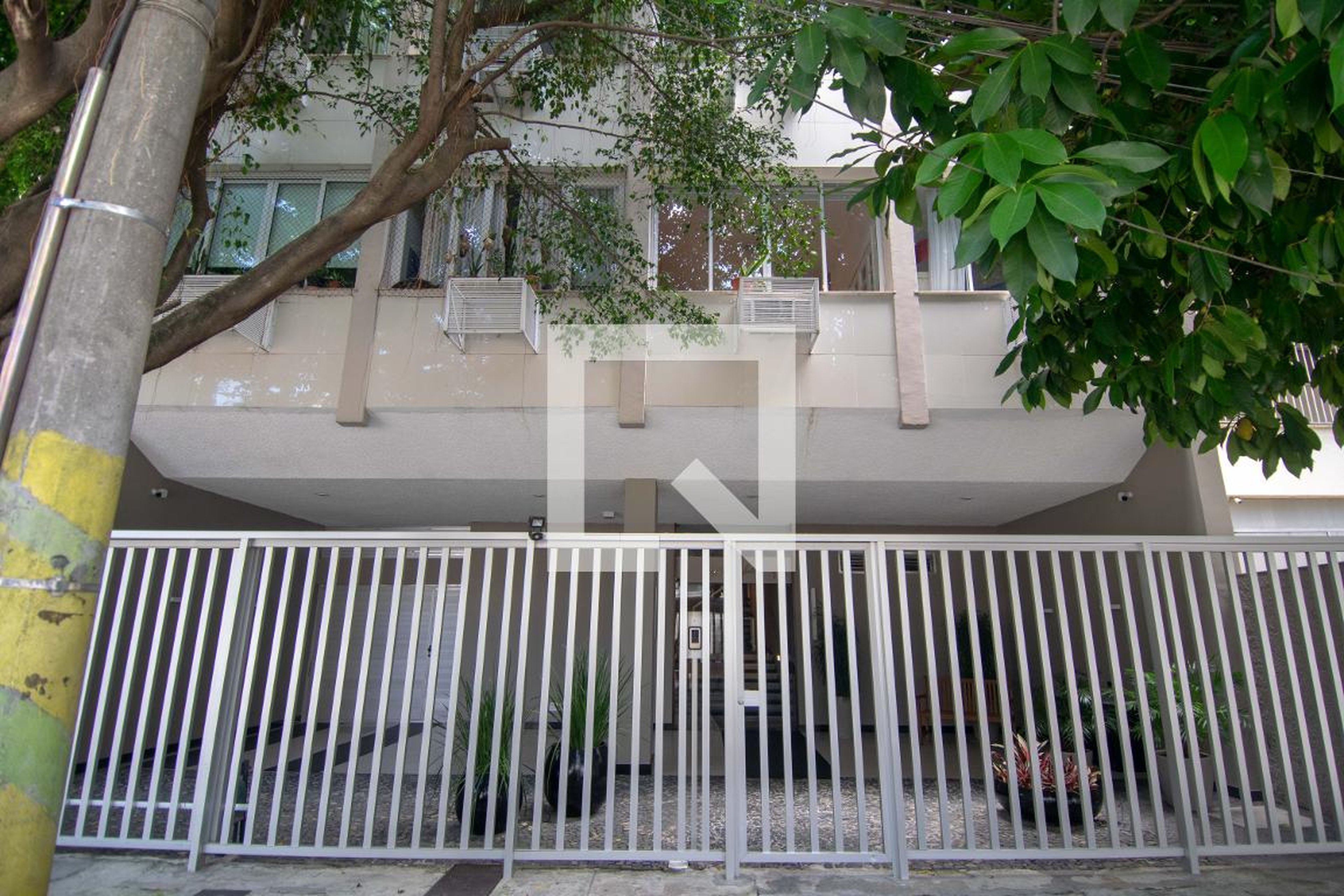 Fachada Condomínio em Rua Getúlio das Neves, 15