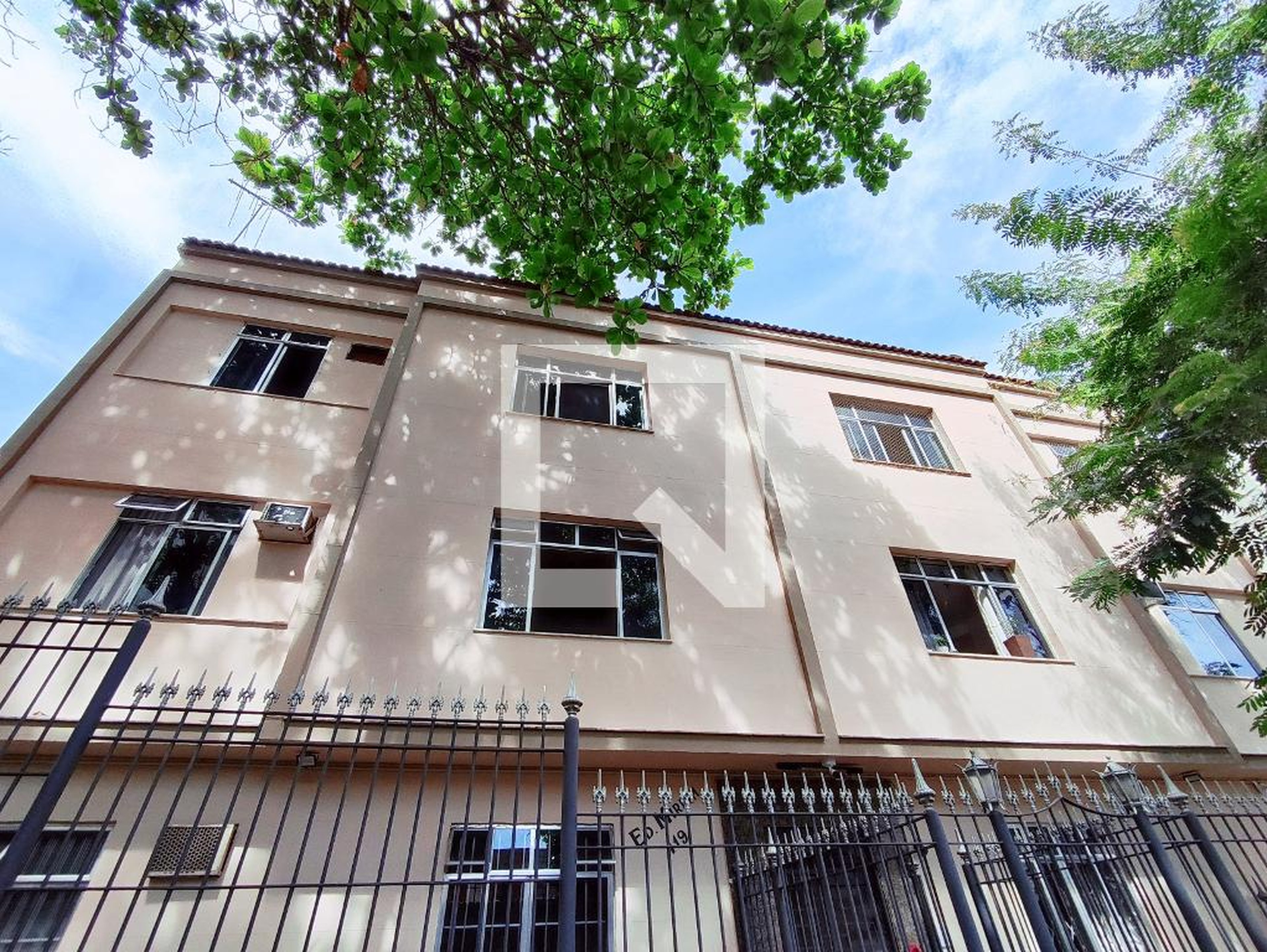 Fachada Condomínio em Rua Martins Lage, 419