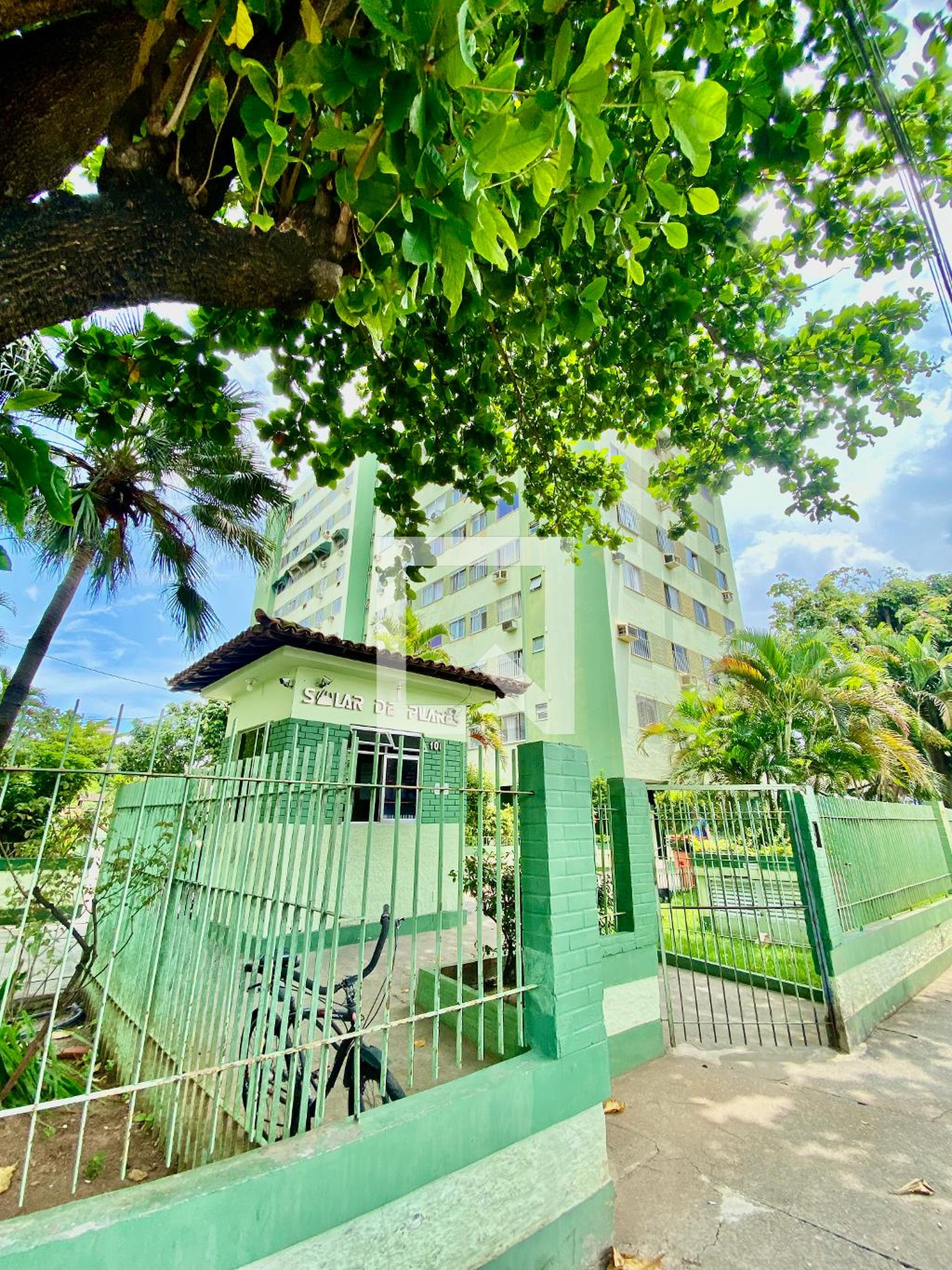 Fachada do condomínio Condomínio Solar de Pilares