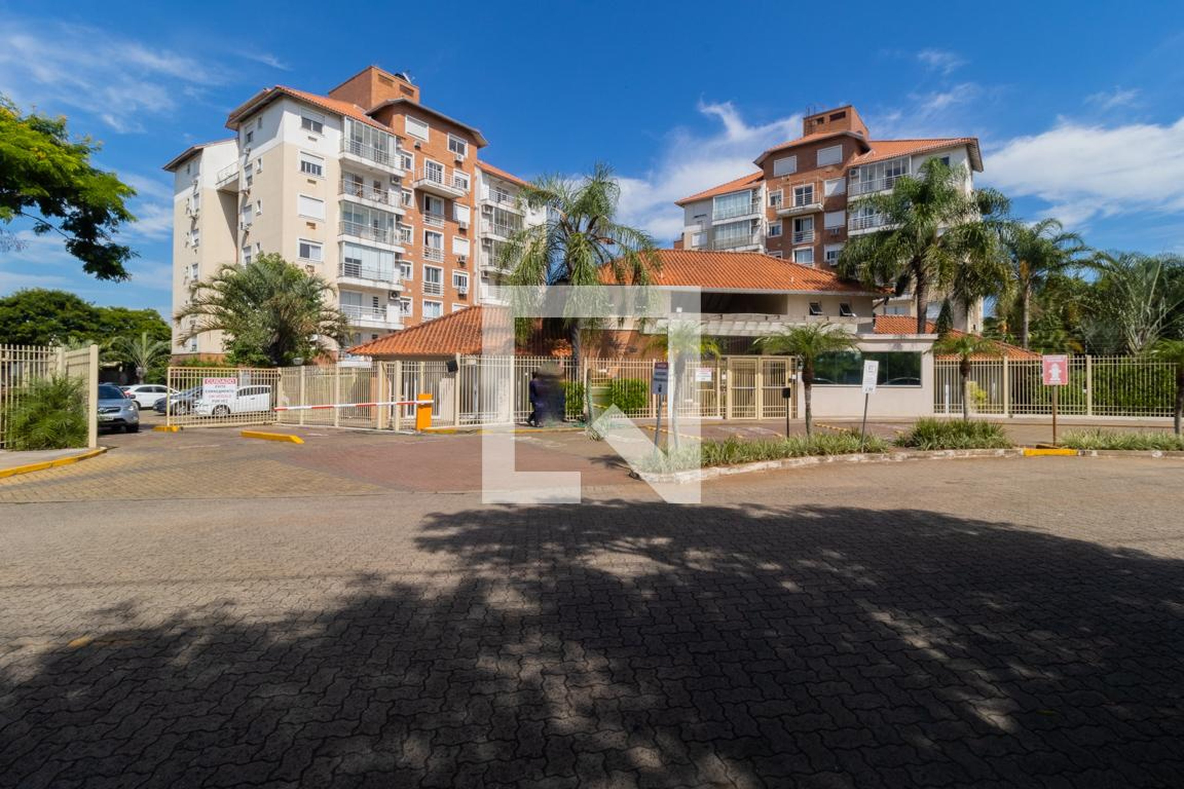 Fachada do condomínio Condomínio Jardim Baviera