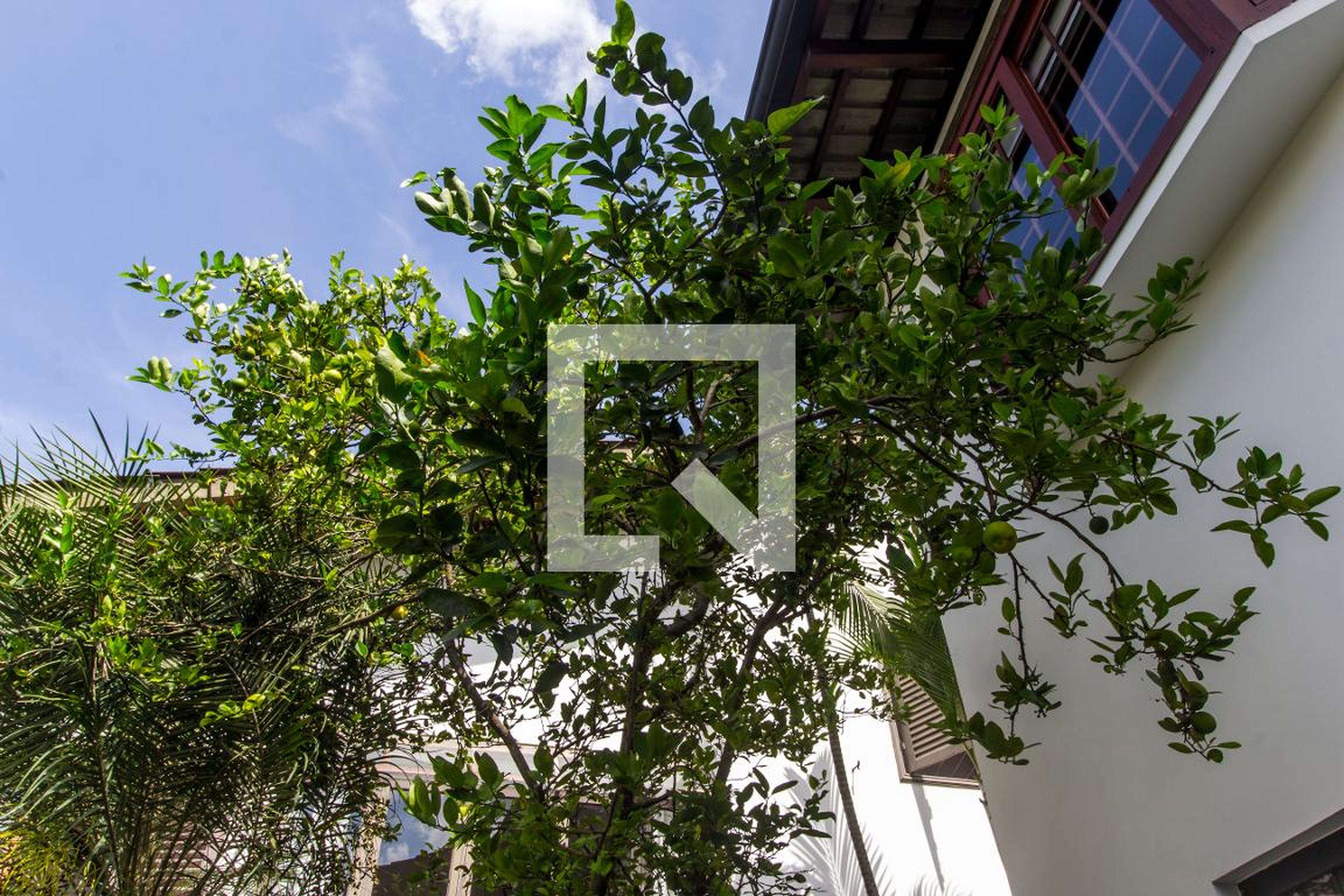 Entrada Condomínio em Alameda Topázio, 943