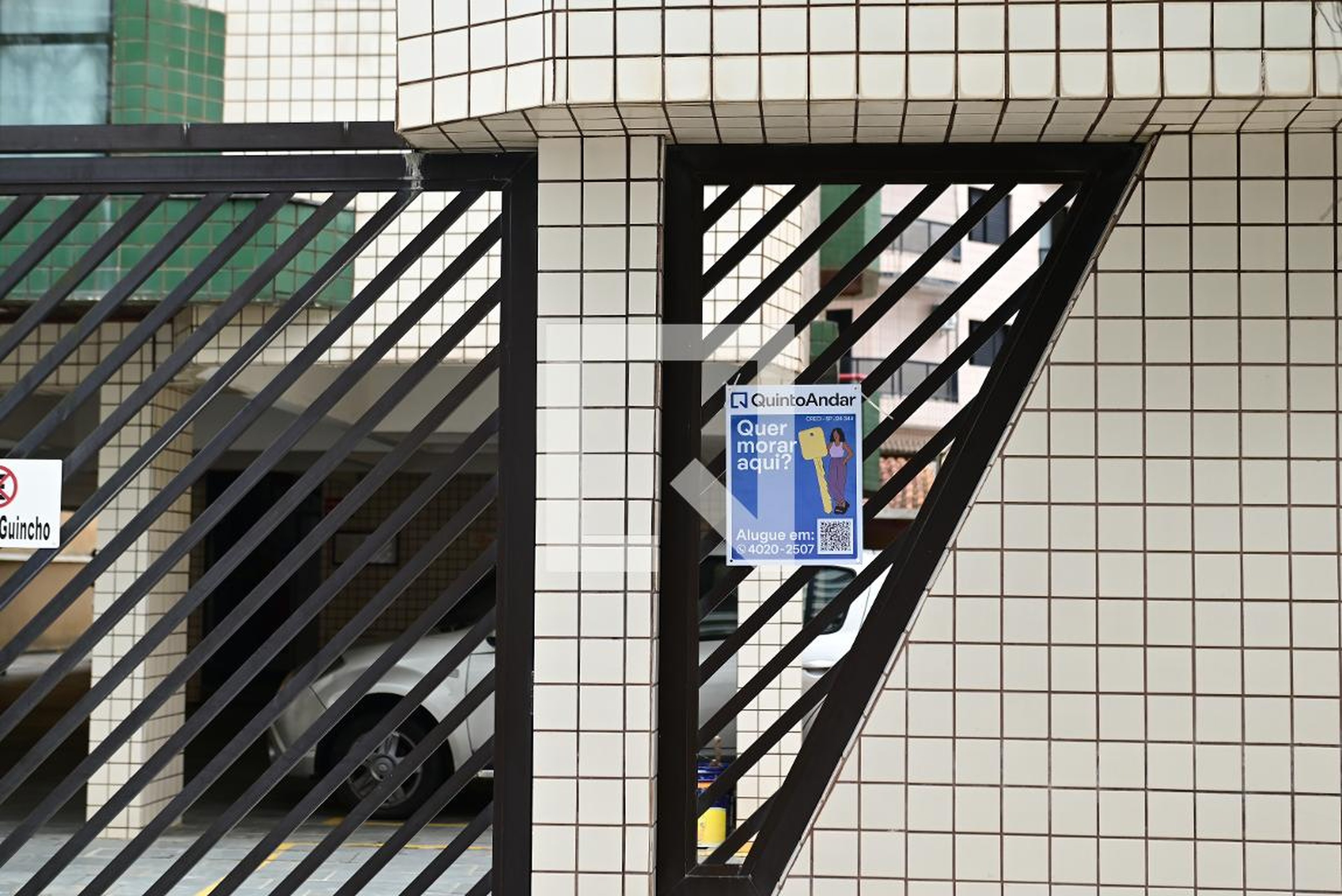 Fachada Condomínio em Rua Salvador Molinari, 223