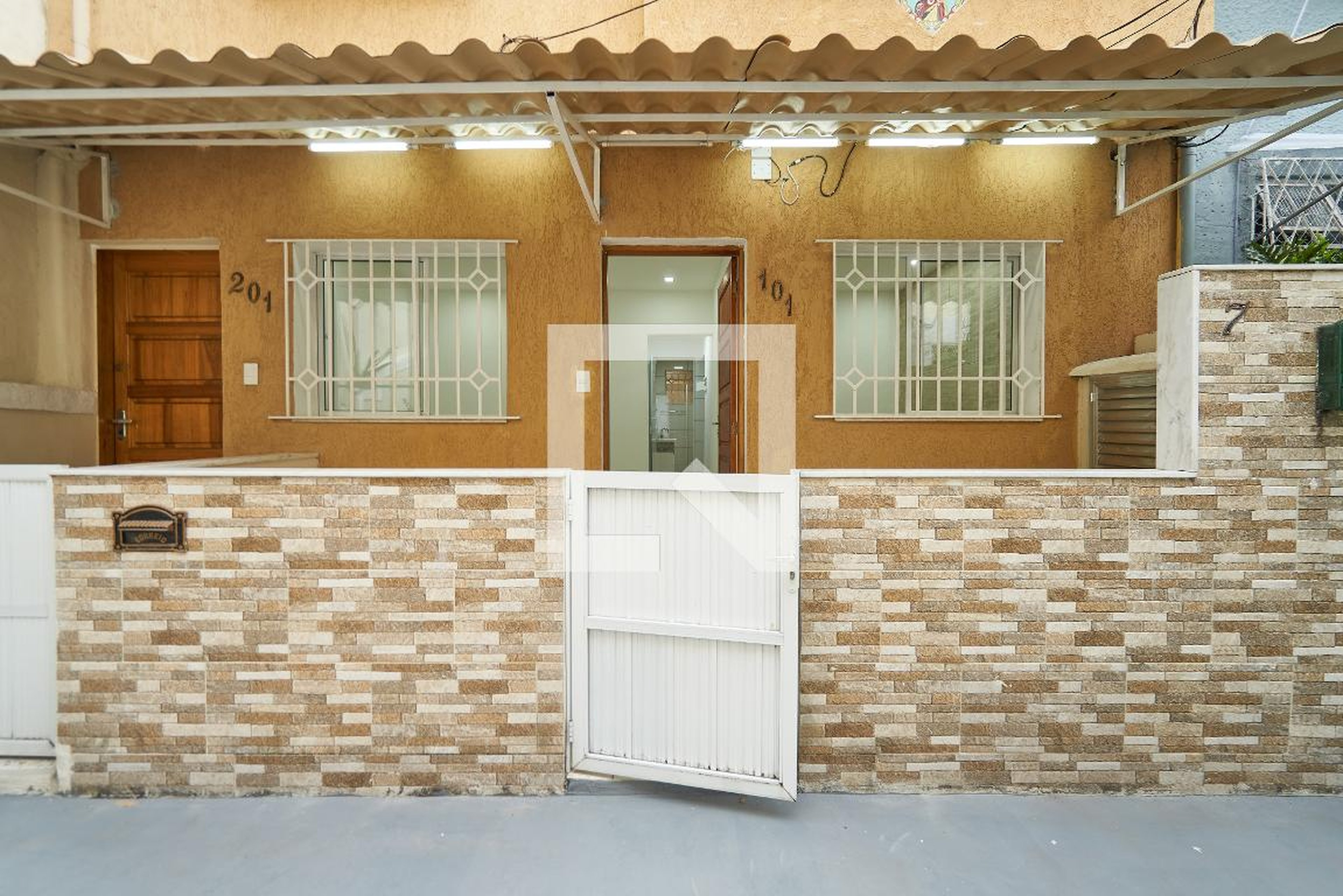 Fachada Condomínio em Rua Sampaio Viana, 339