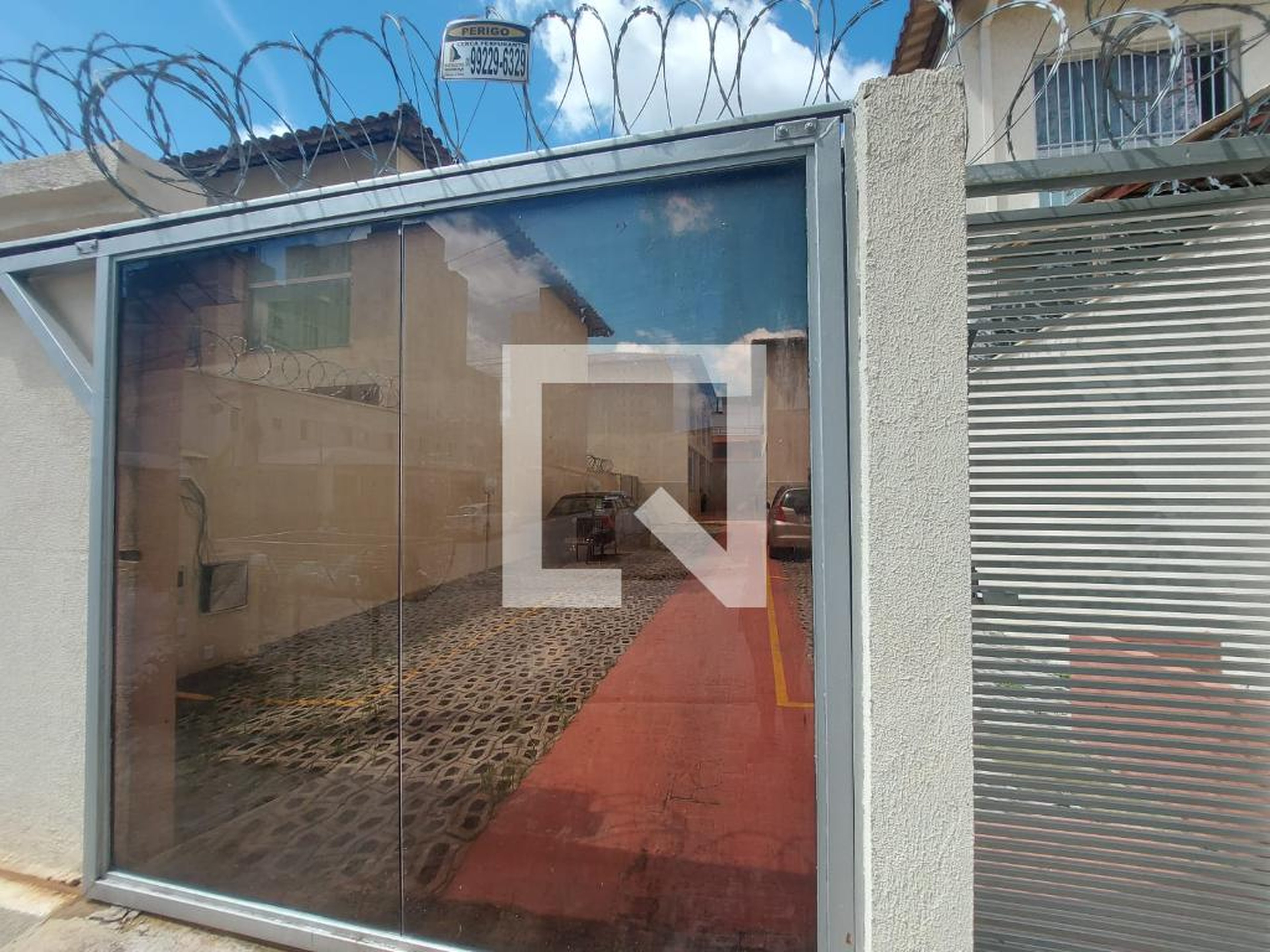 Fachada Condomínio em Rua Vista Alegre, 87