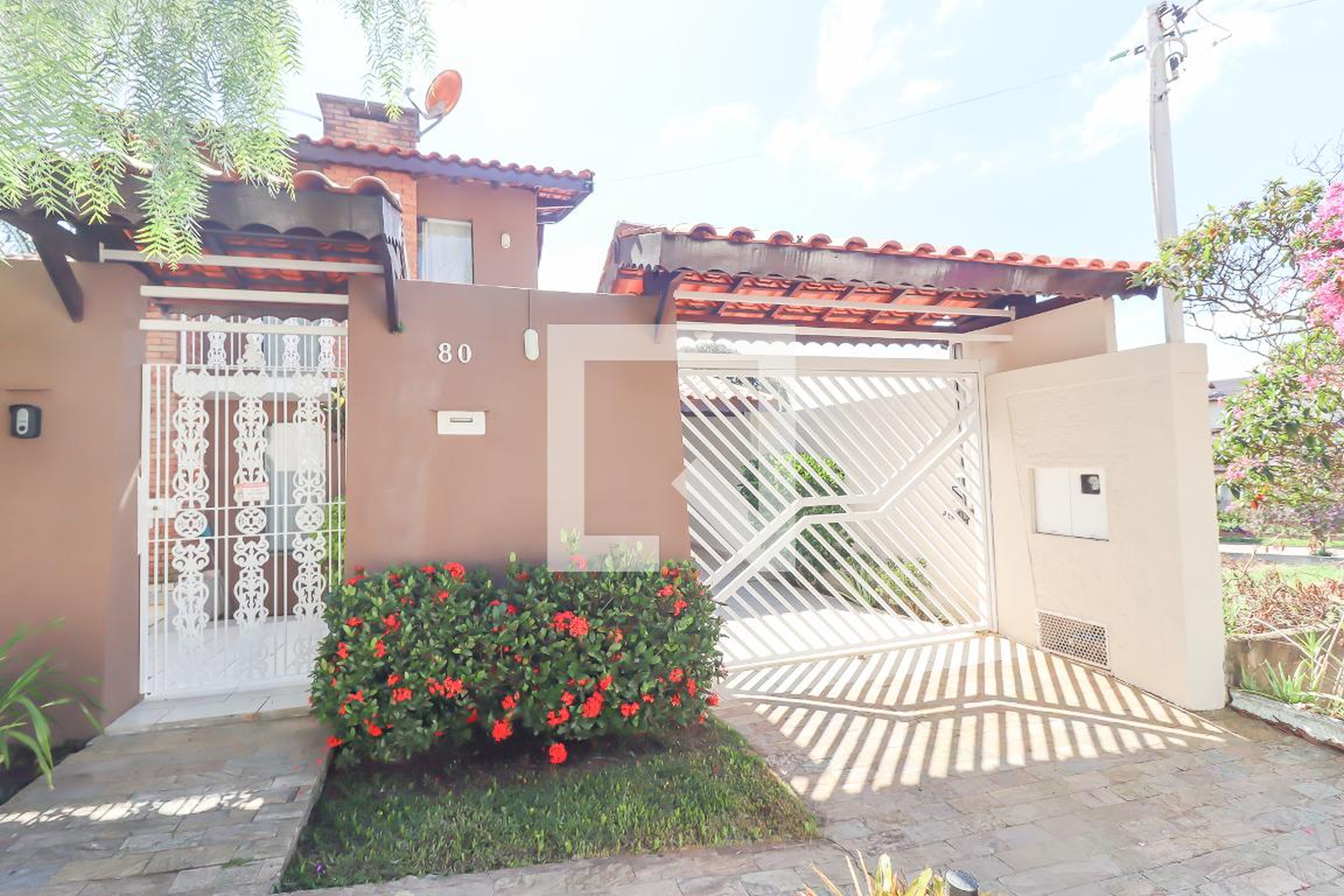 Fachada Condomínio em Rua Giuseppe Ferrazzo, 80