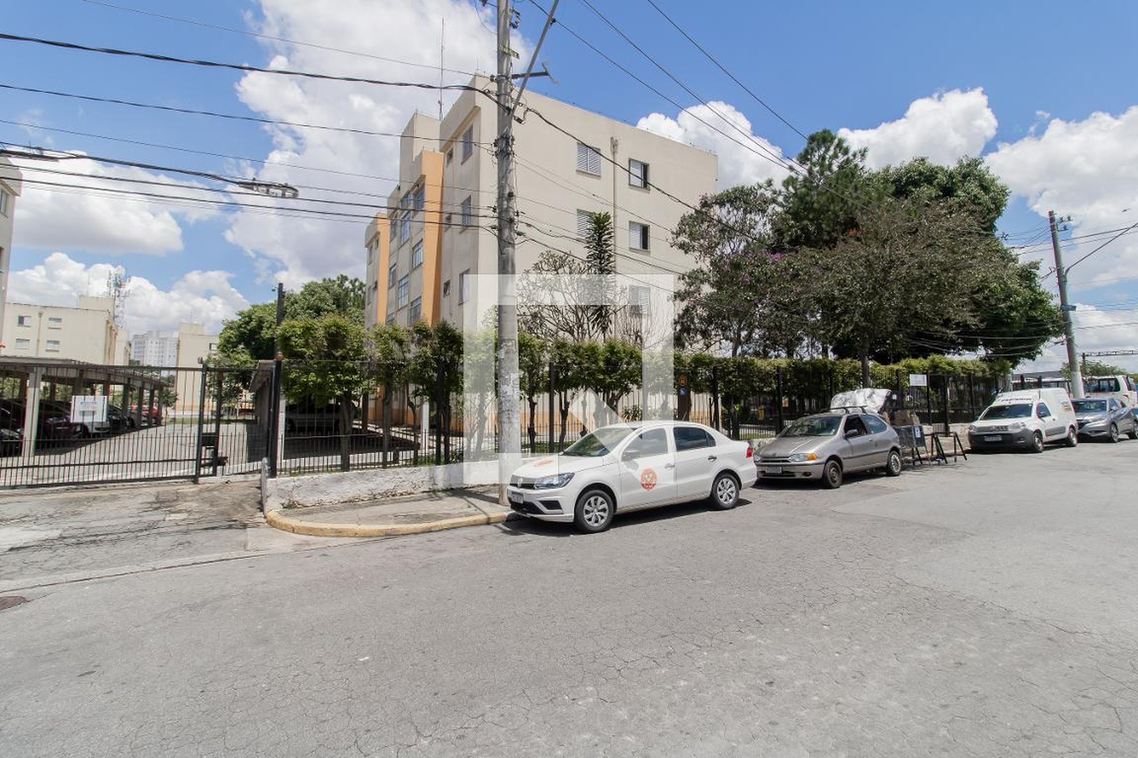 Fachada Condomínio em Rua Araçazal, 203