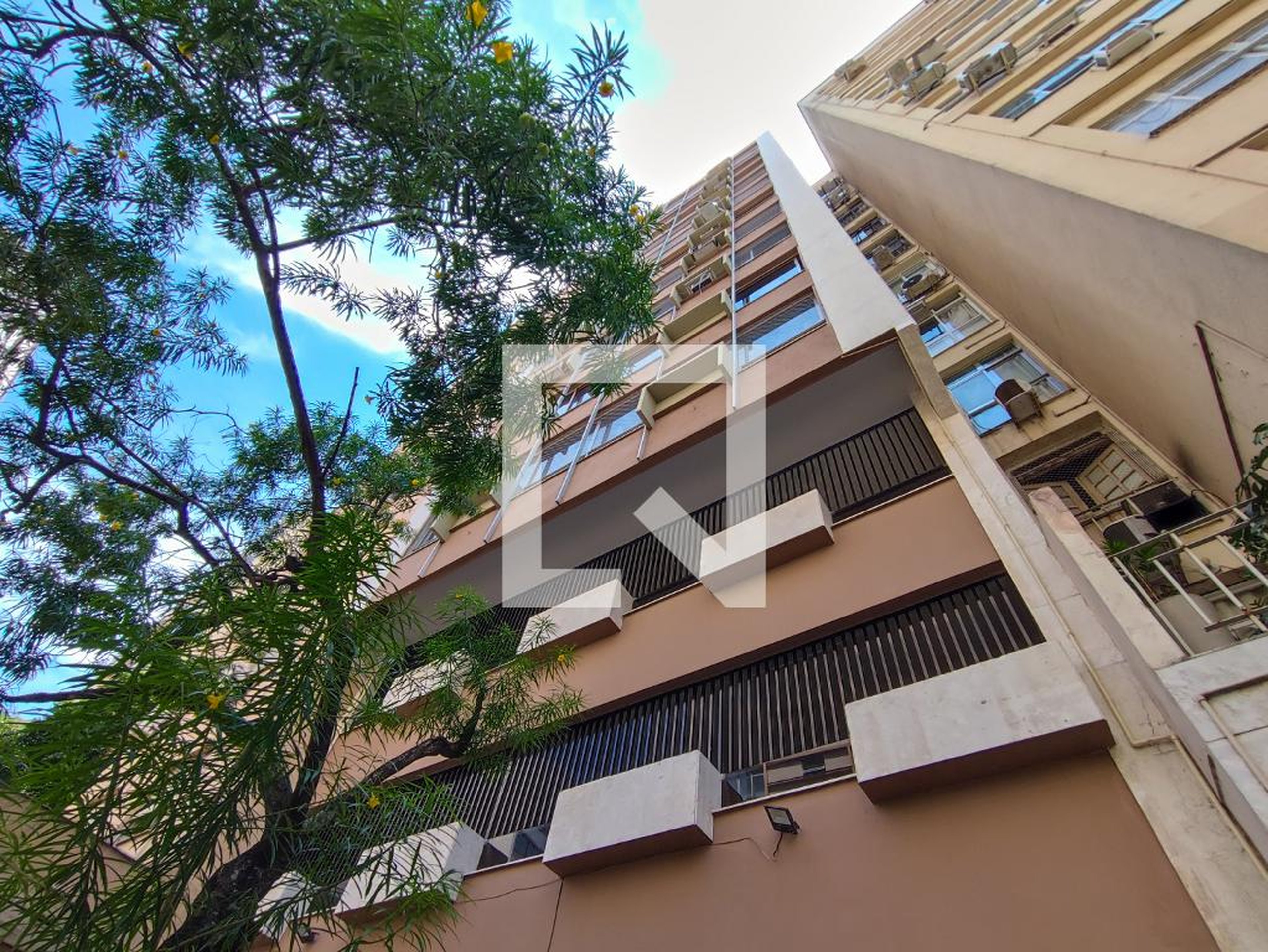 Fachada Condomínio em Rua Tonelero, 356