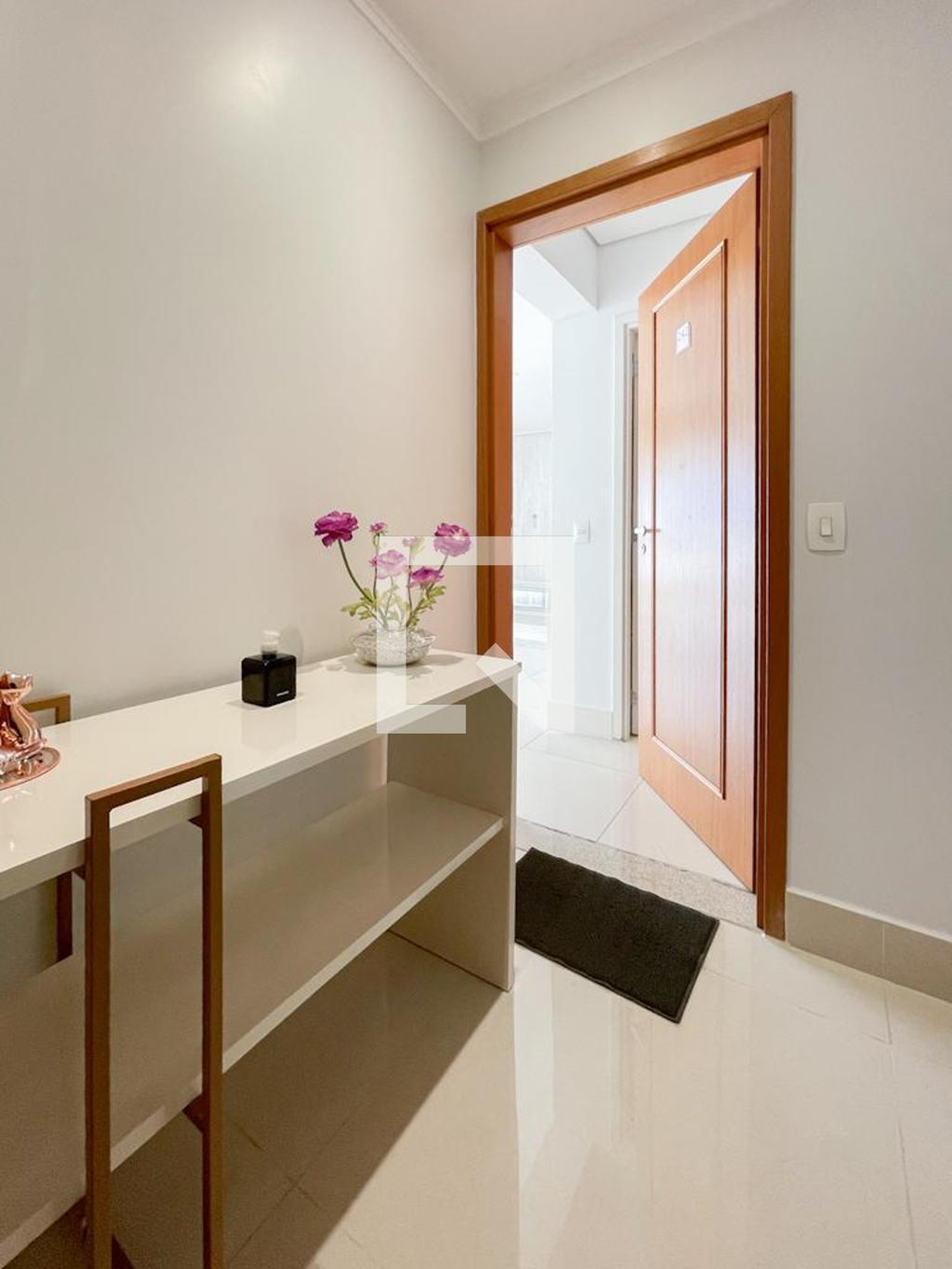 Hall de entrada Condomínio em Rua Braga, 205