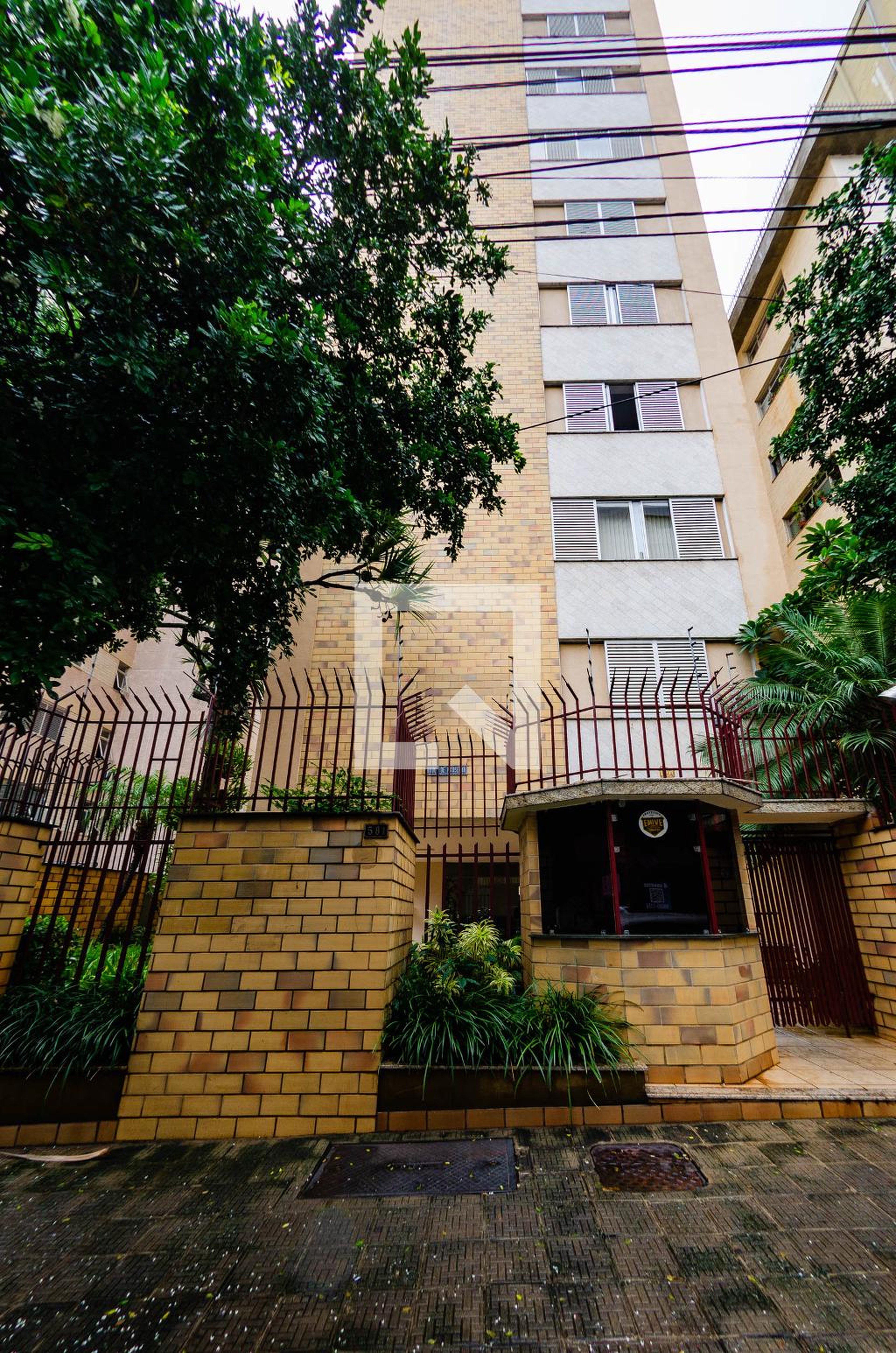 Fachada Condomínio em Rua Oscar Trompowsky, 581