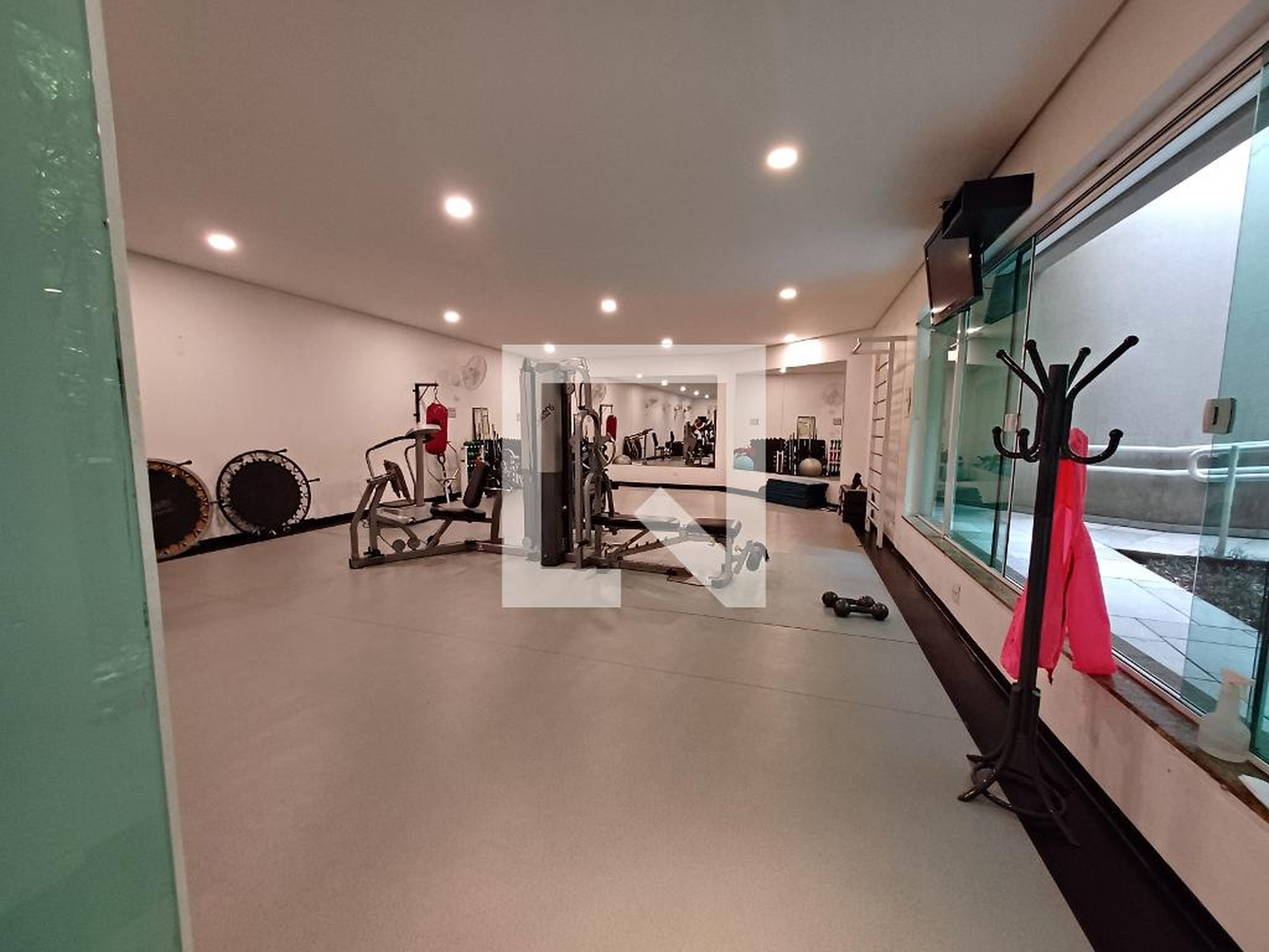 Academia - Avant Garde