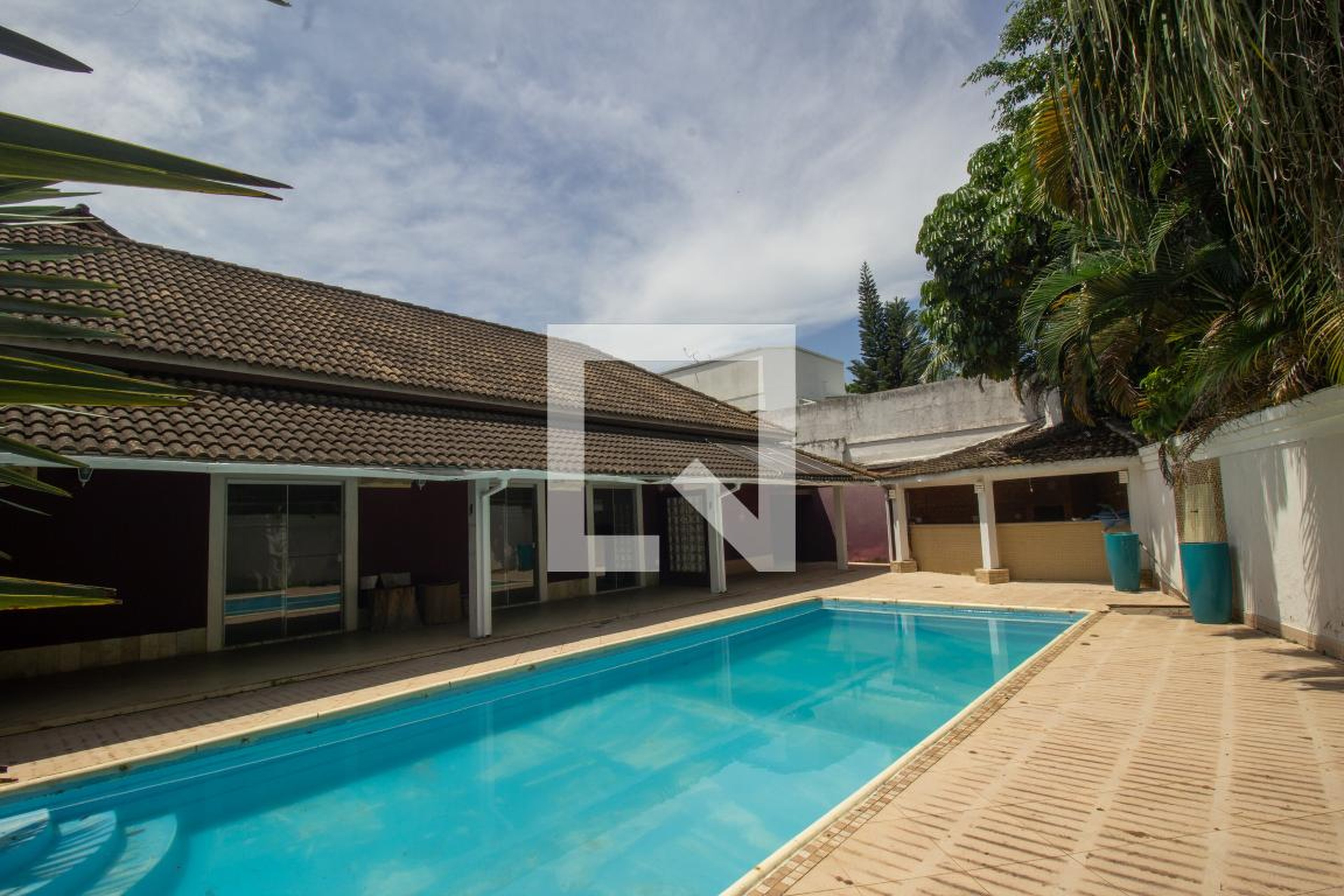 Piscina Condomínio Maramar