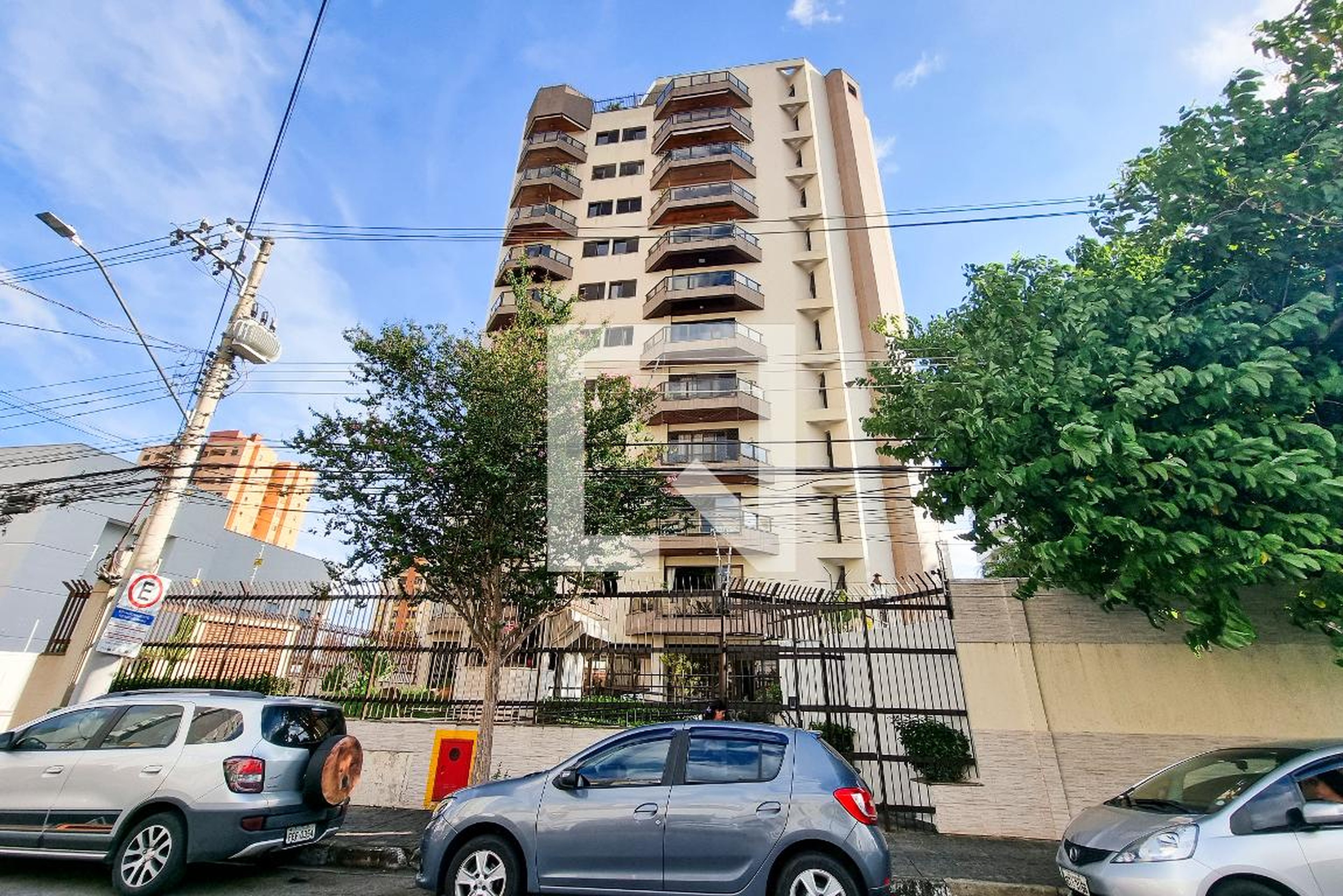 Fachada Condomínio em Rua Teopompo de Vasconcelos, 161