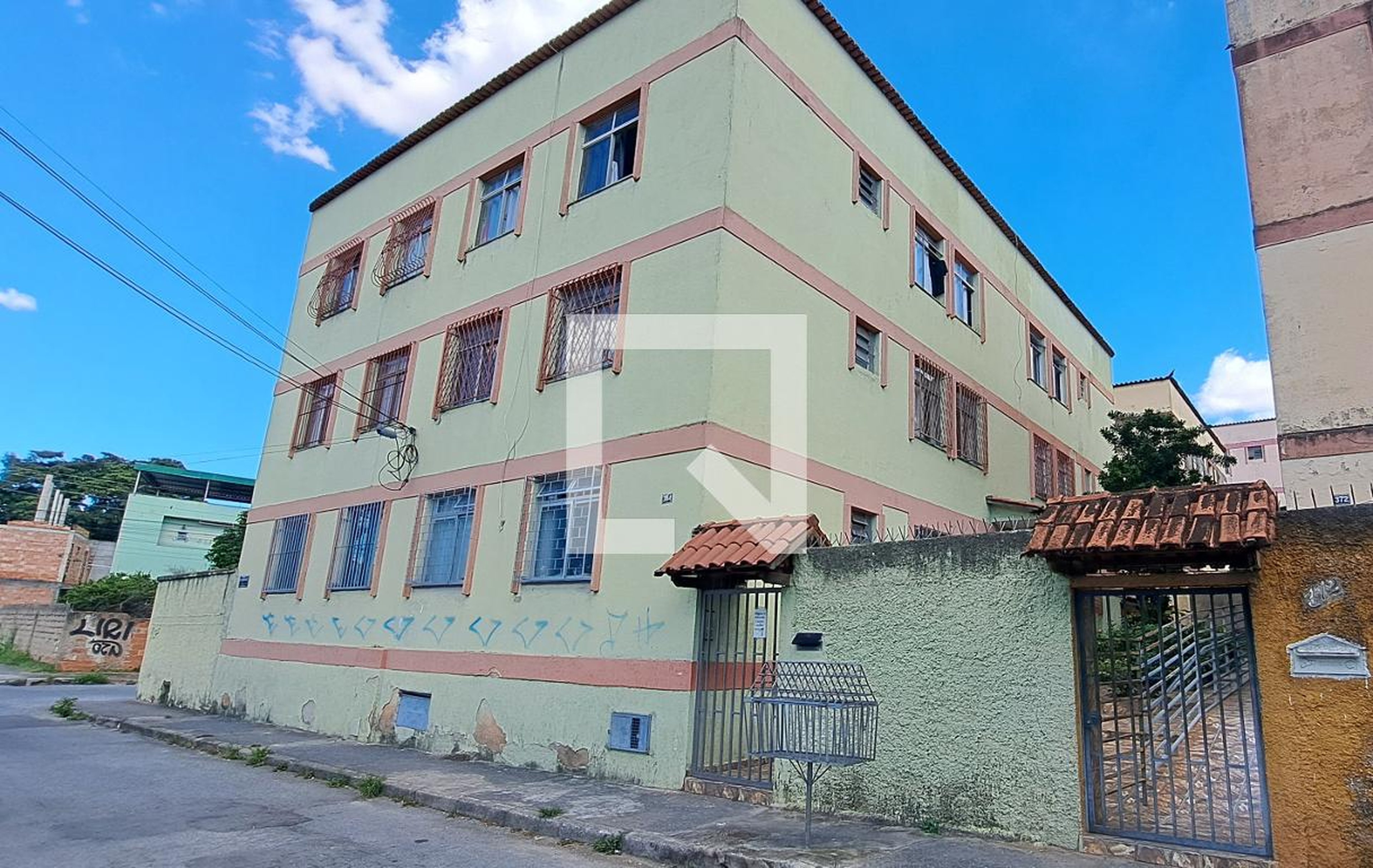 Fachada Condomínio em Rua Blumenau, 384