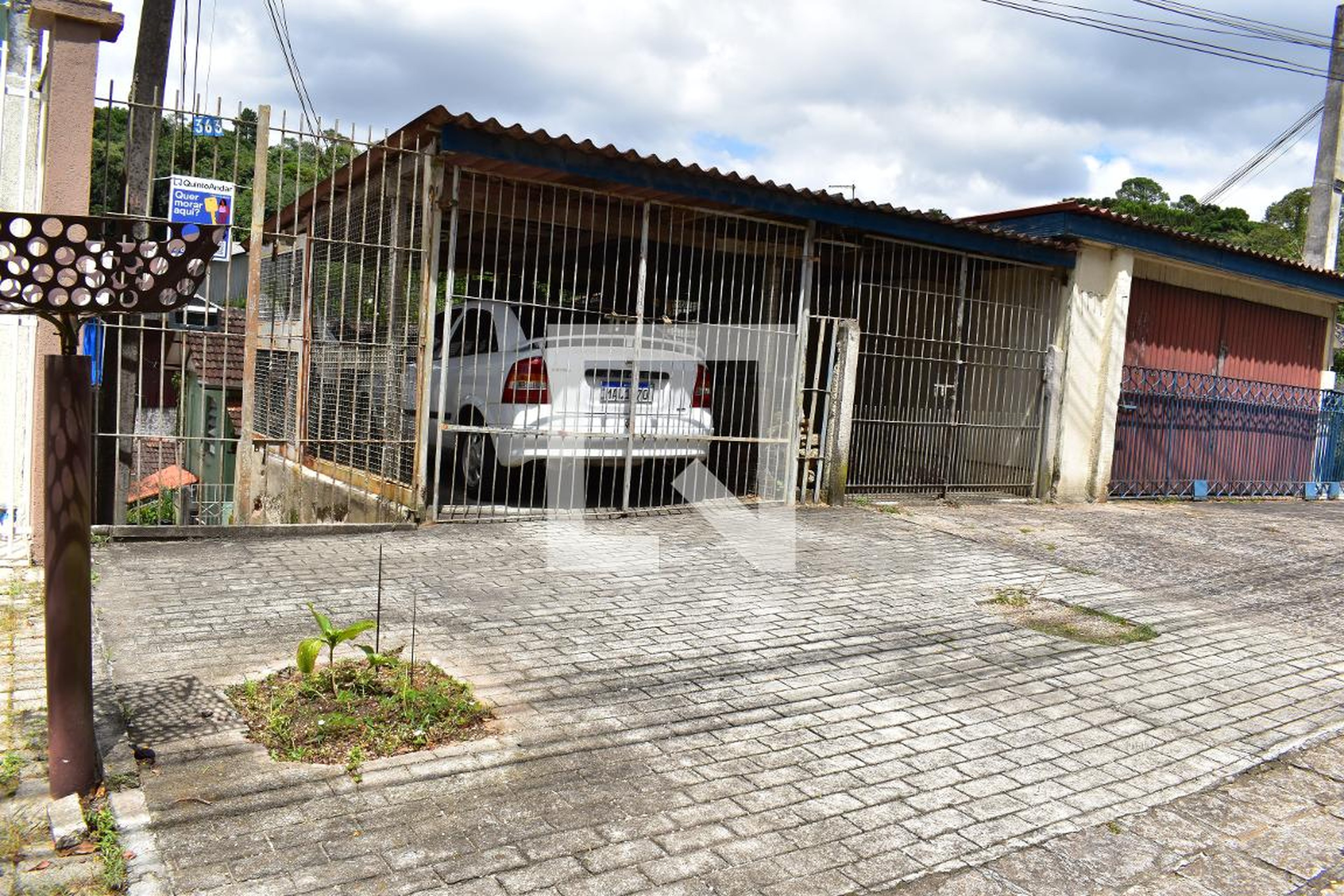 Fachada Condomínio em Rua Victor Benato, 363
