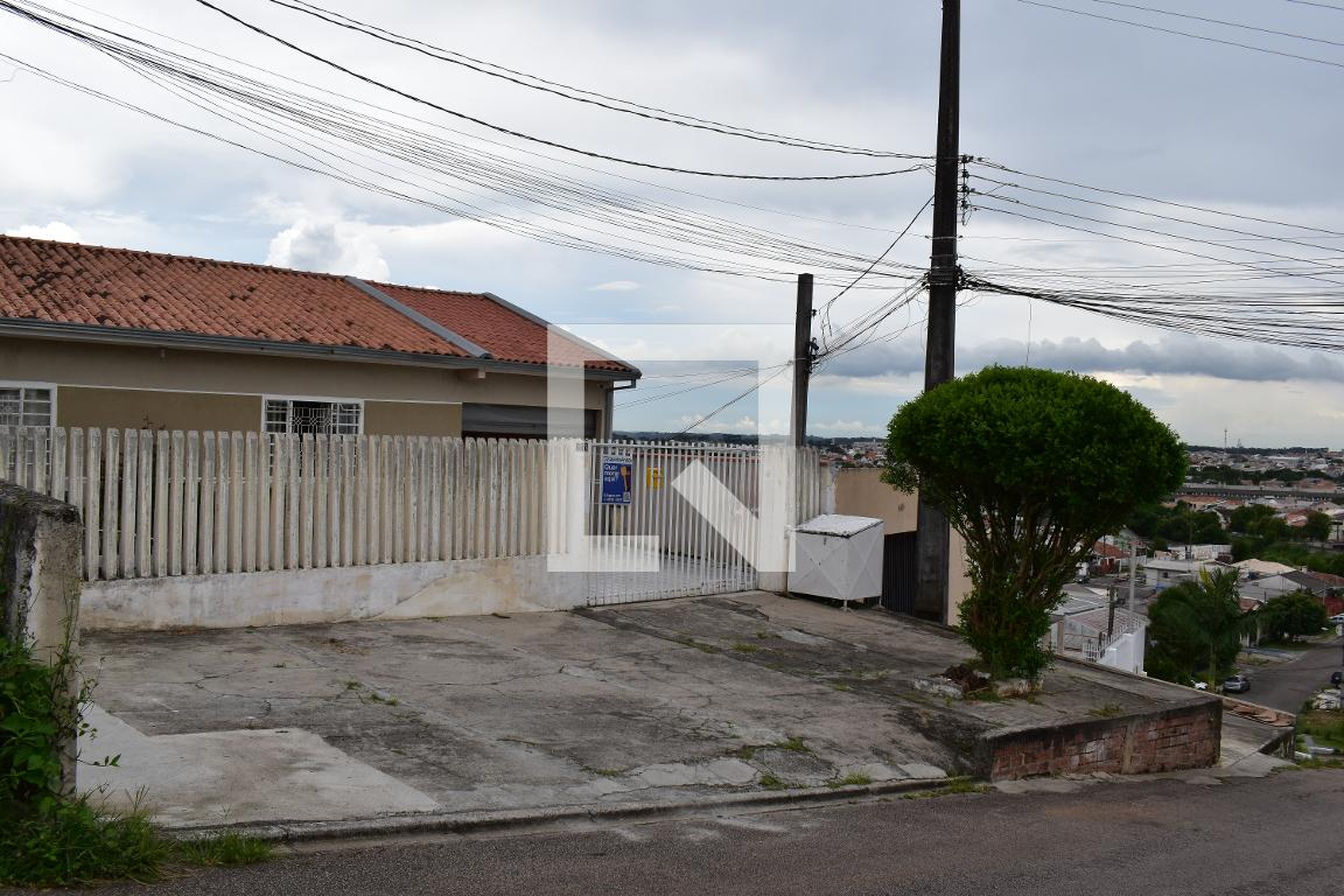 Fachada Condomínio em Rua Barbosa Ferraz, 155