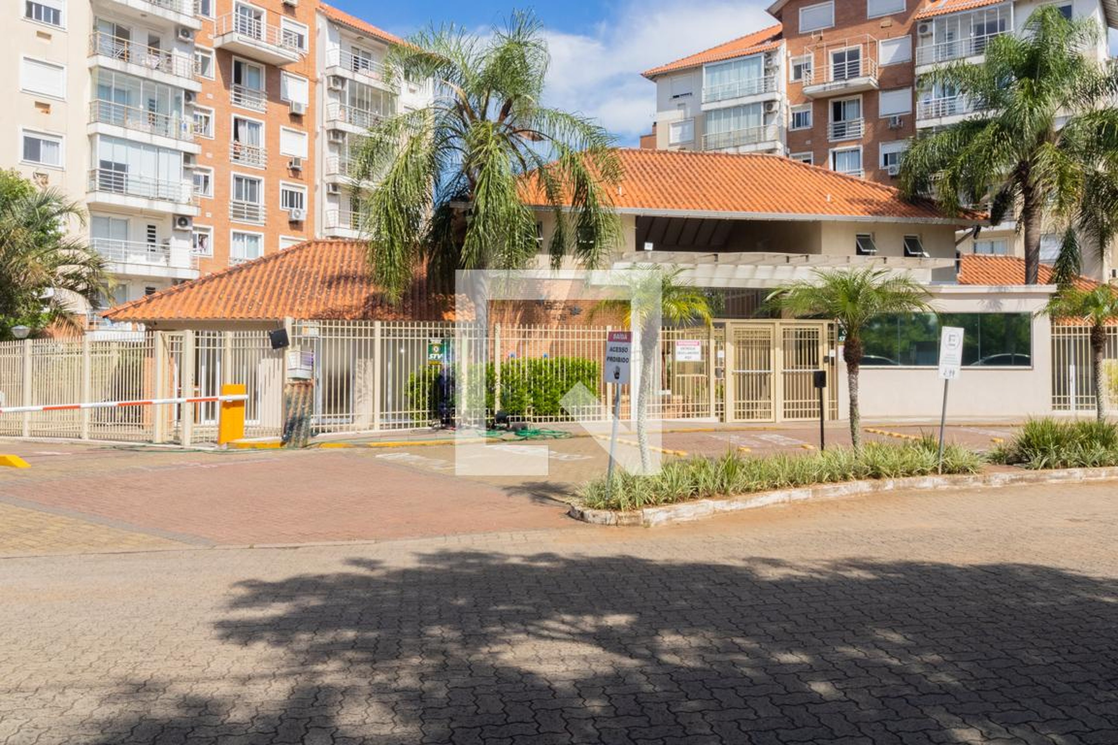 Fachada do condomínio Condomínio em Rua Pedro José Zaneti, 728