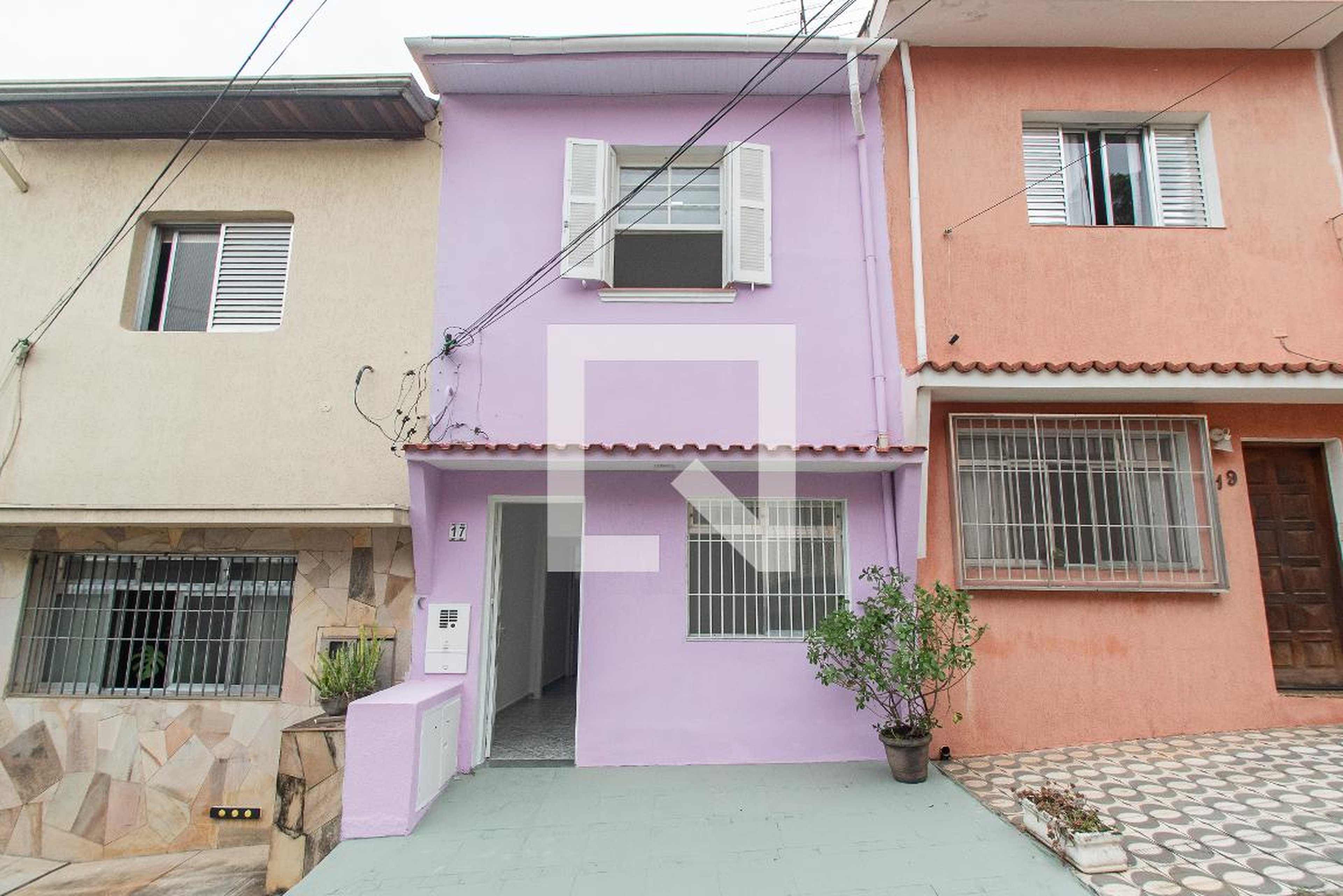 Fachada Condomínio em Rua Dona Brígida, 232