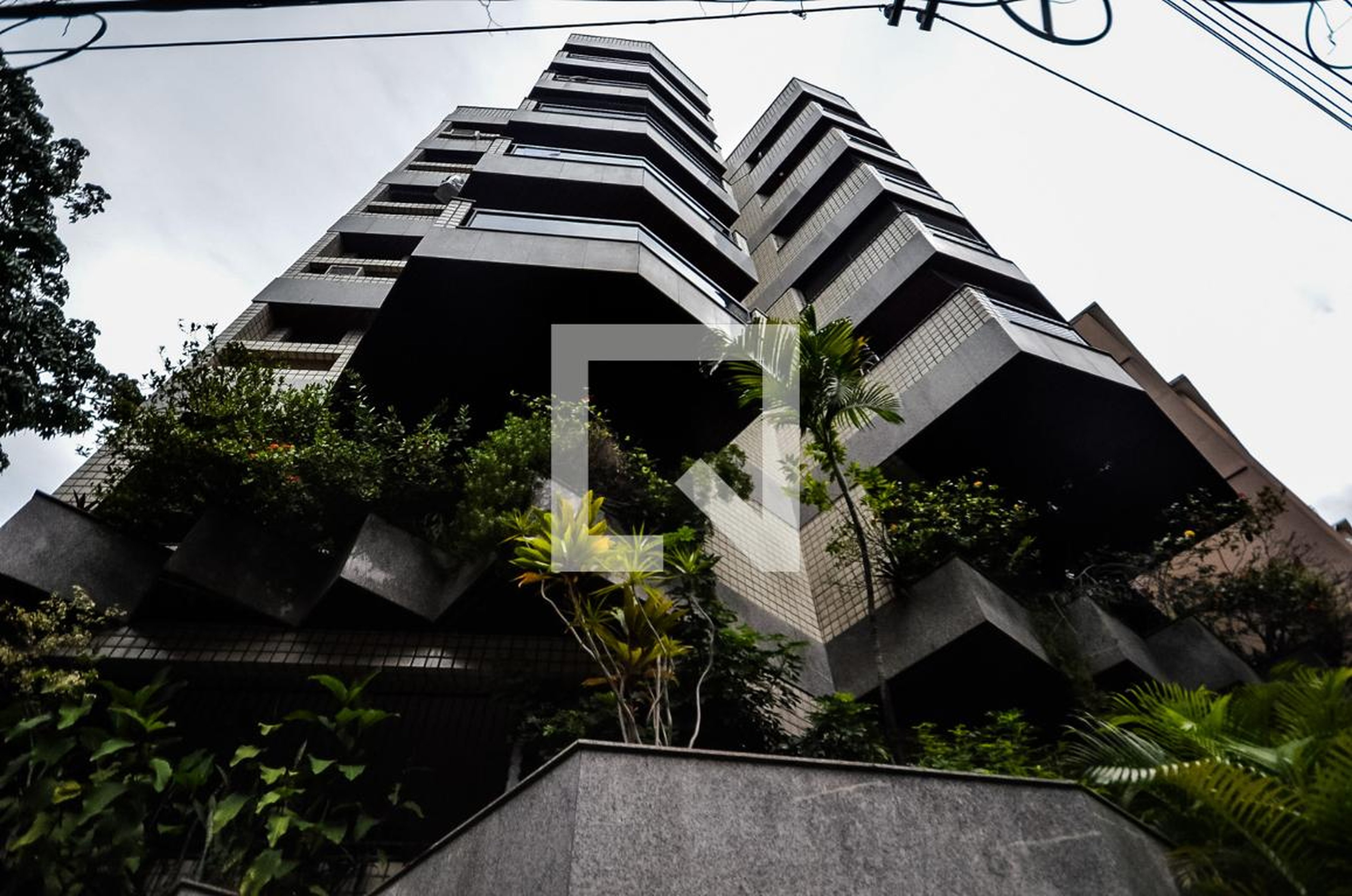 Fachada Condomínio em Rua São Miguel, 18