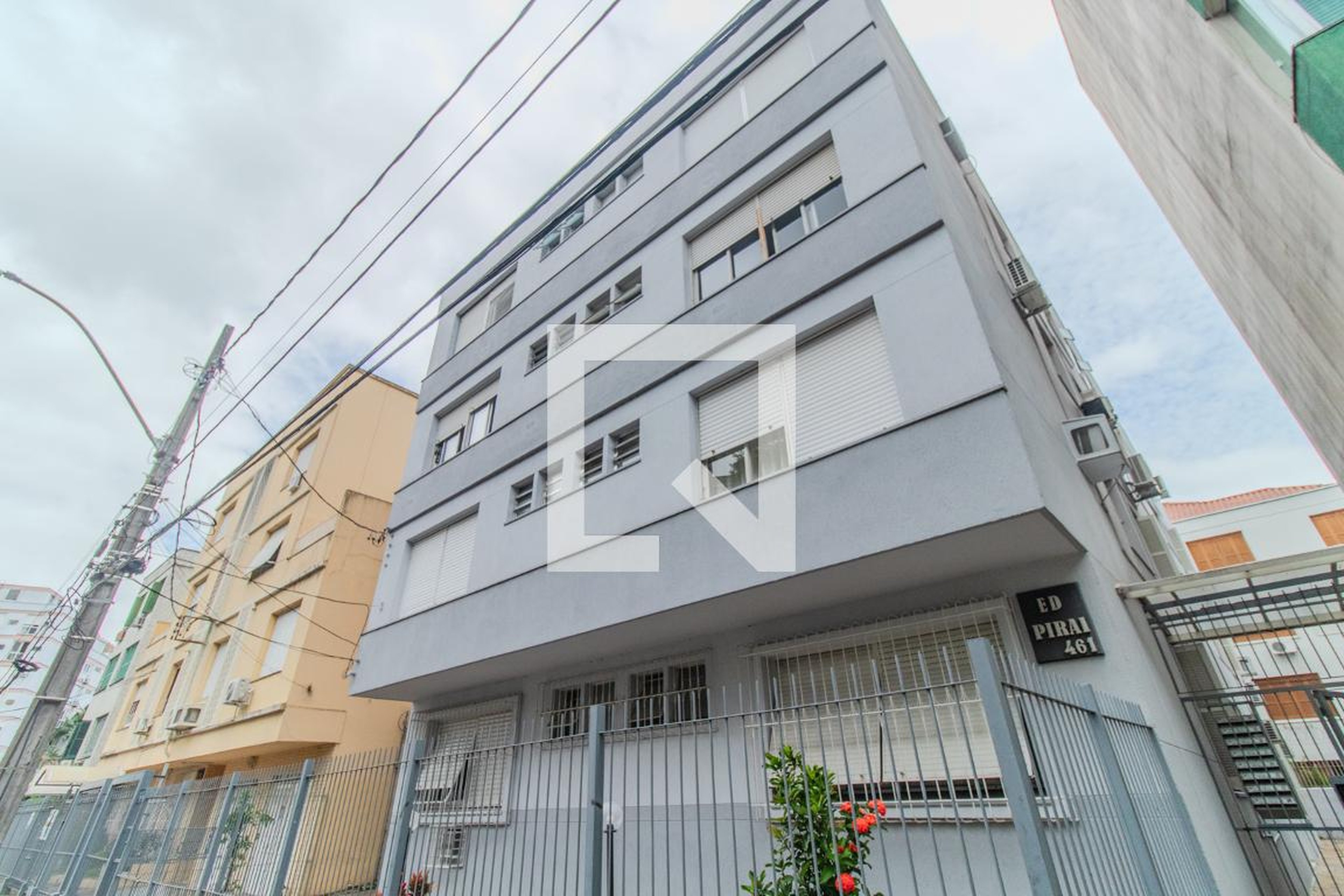 Fachada Condomínio em Rua Vieira de Castro, 461