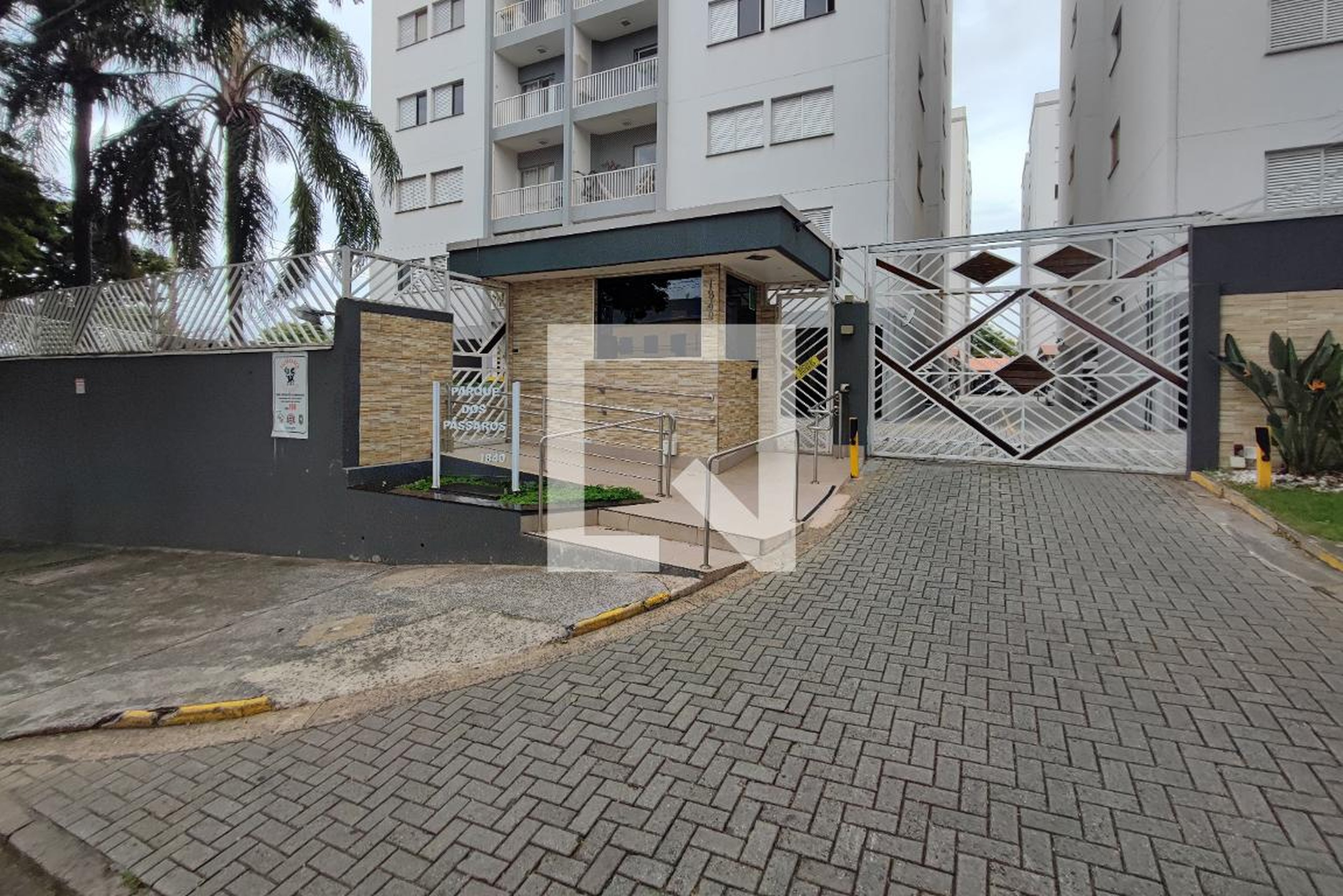 Fachada do Condomínio Condomínio Parque dos Passaros