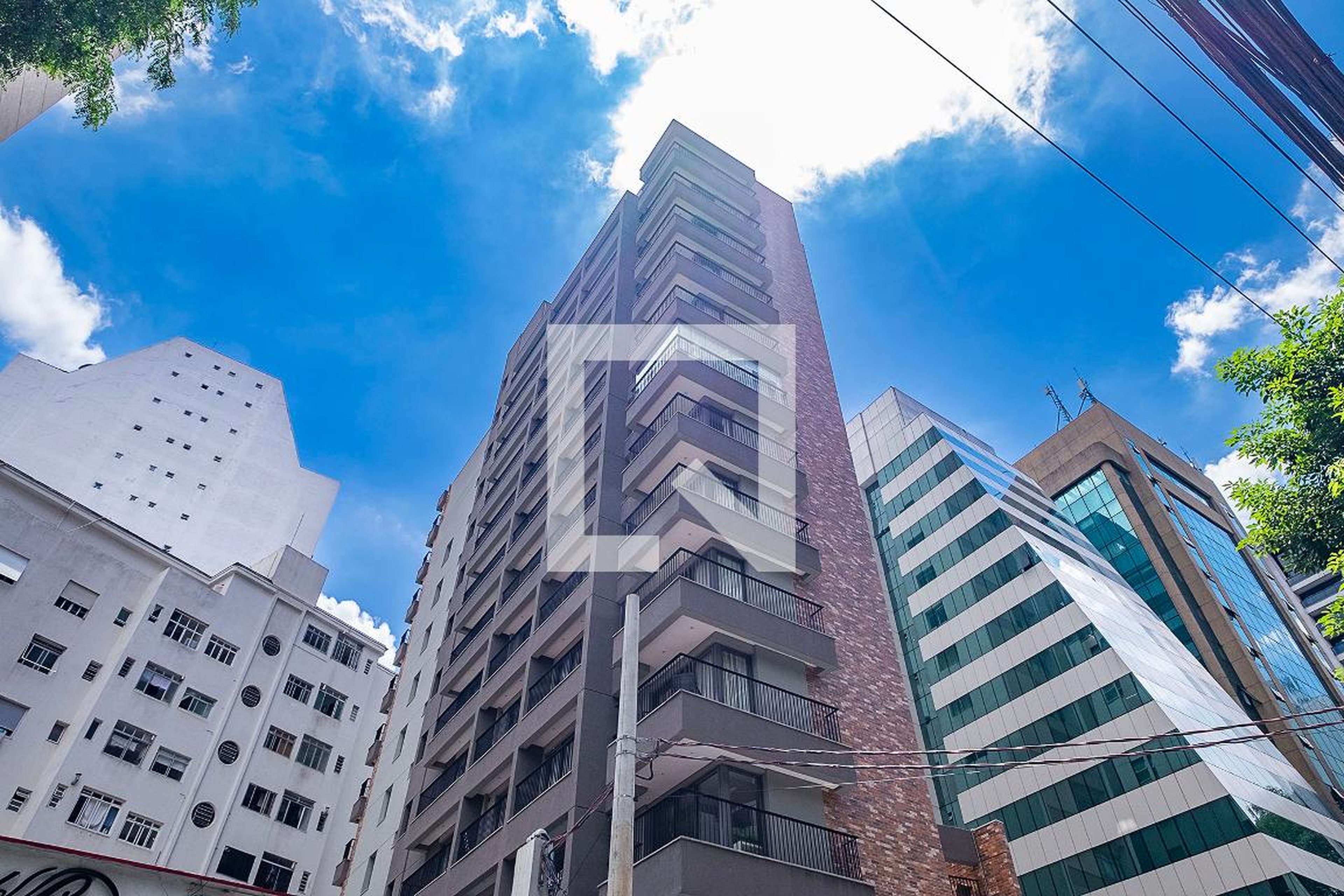 Fachada Condomínio em Rua Haddock Lobo, 726