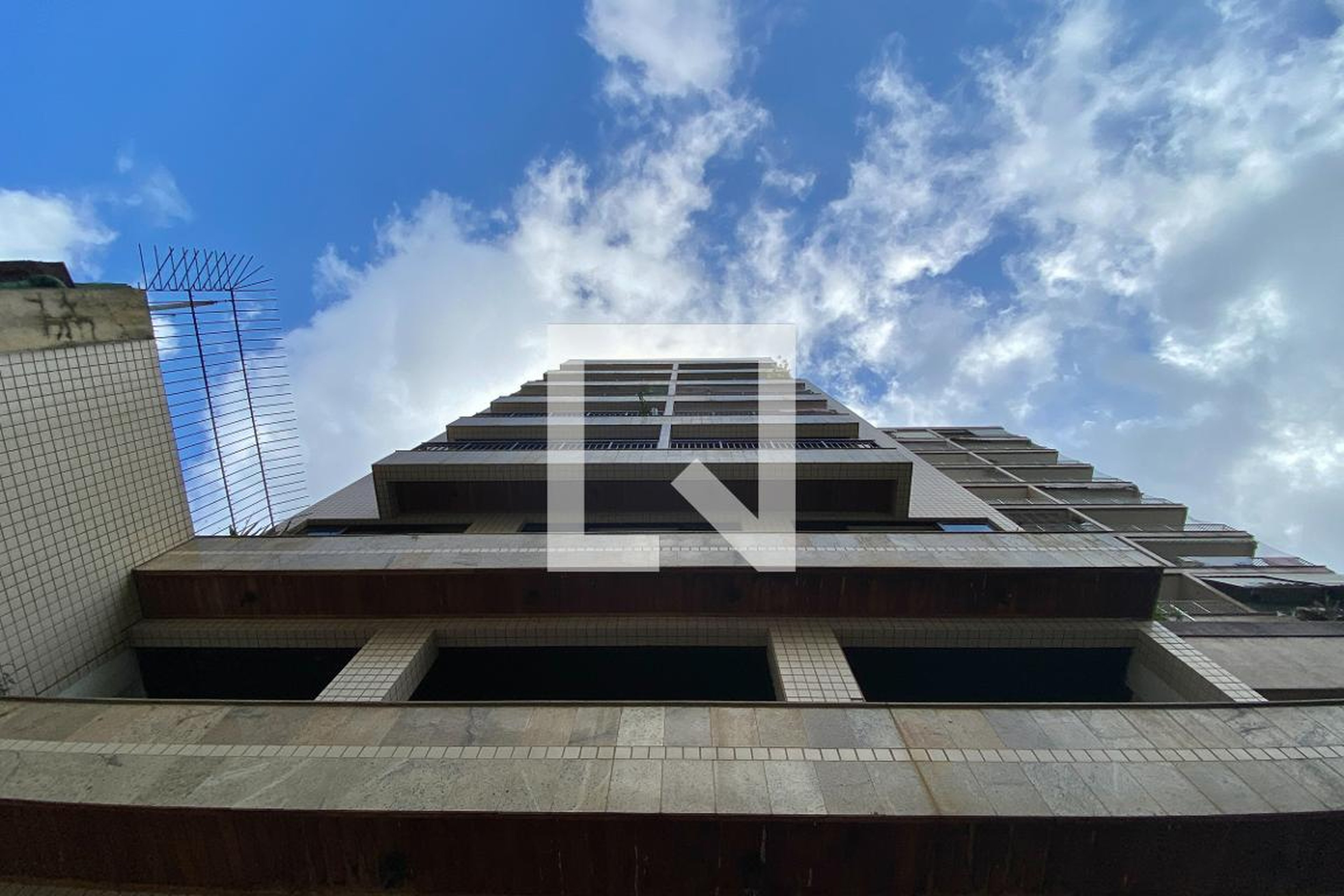 Fachada Condomínio em Rua Tavares Bastos, 59