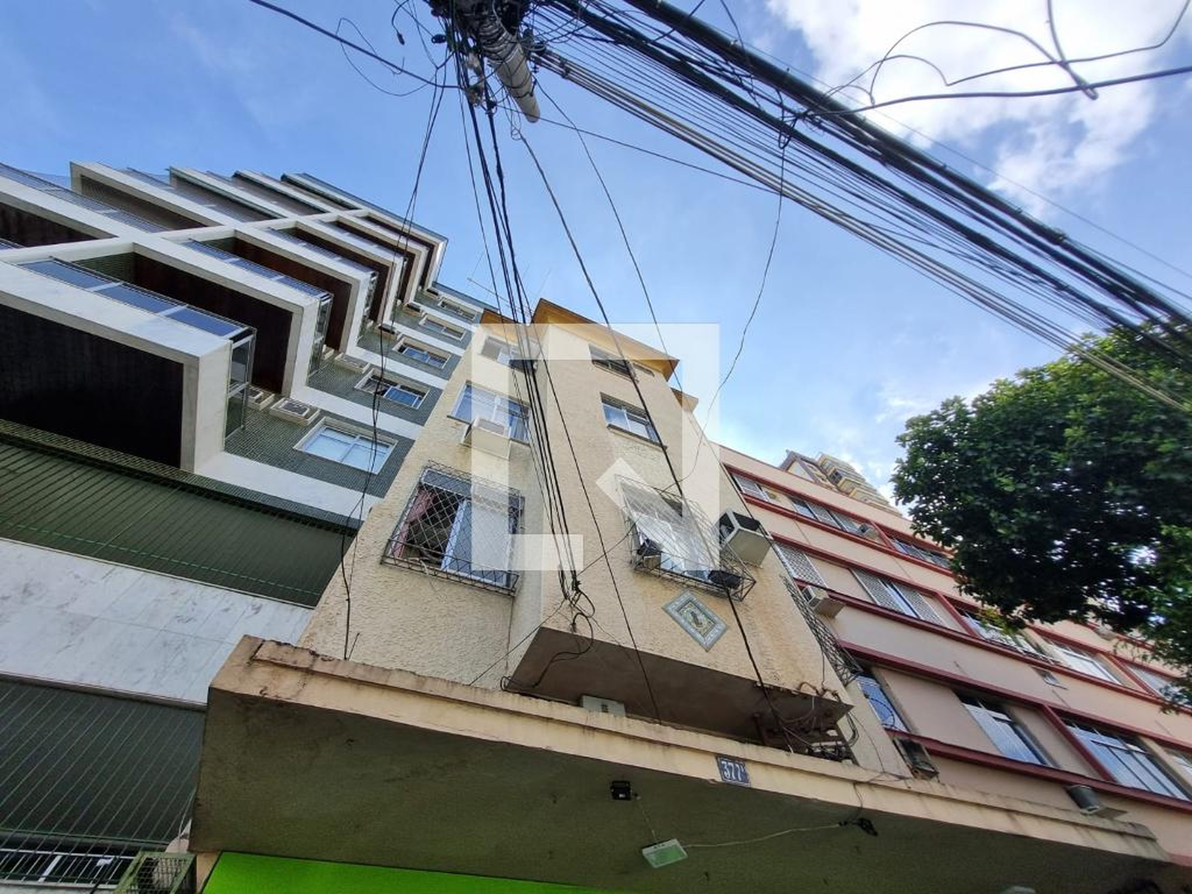 Fachada Condomínio em Rua Pereira Nunes, 377